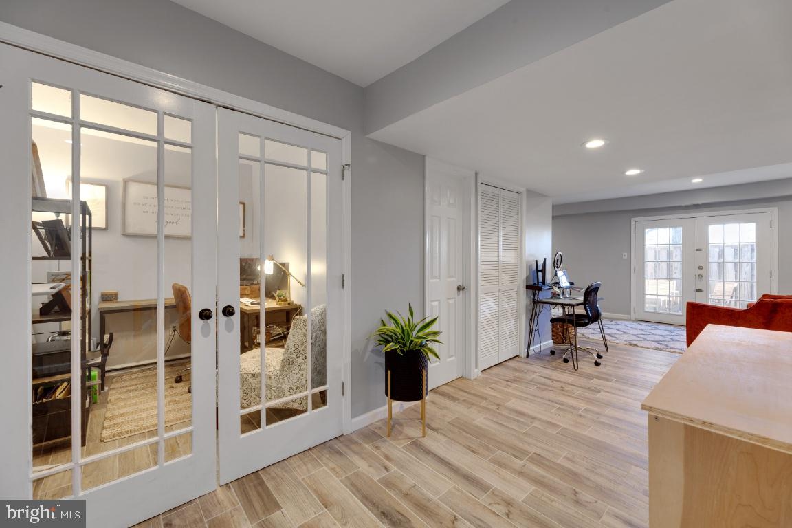 CROMWELL STATION - Residential