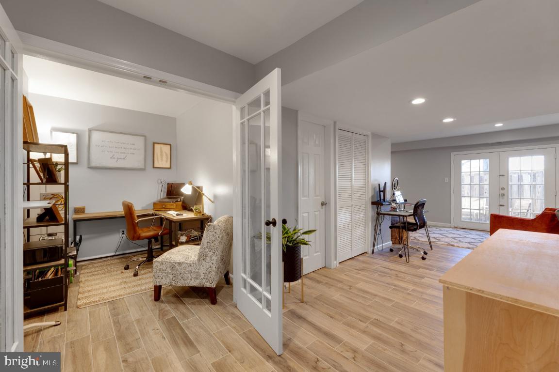 CROMWELL STATION - Residential