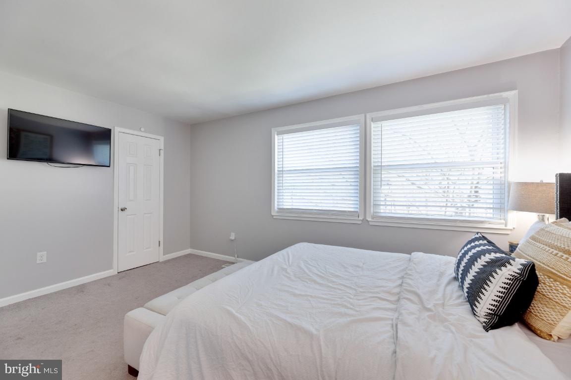 CROMWELL STATION - Residential