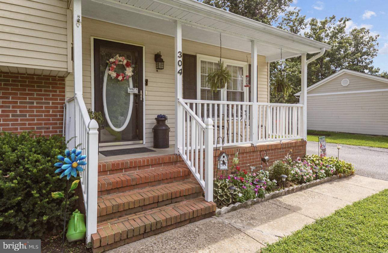 304 BOWEN DRIVE