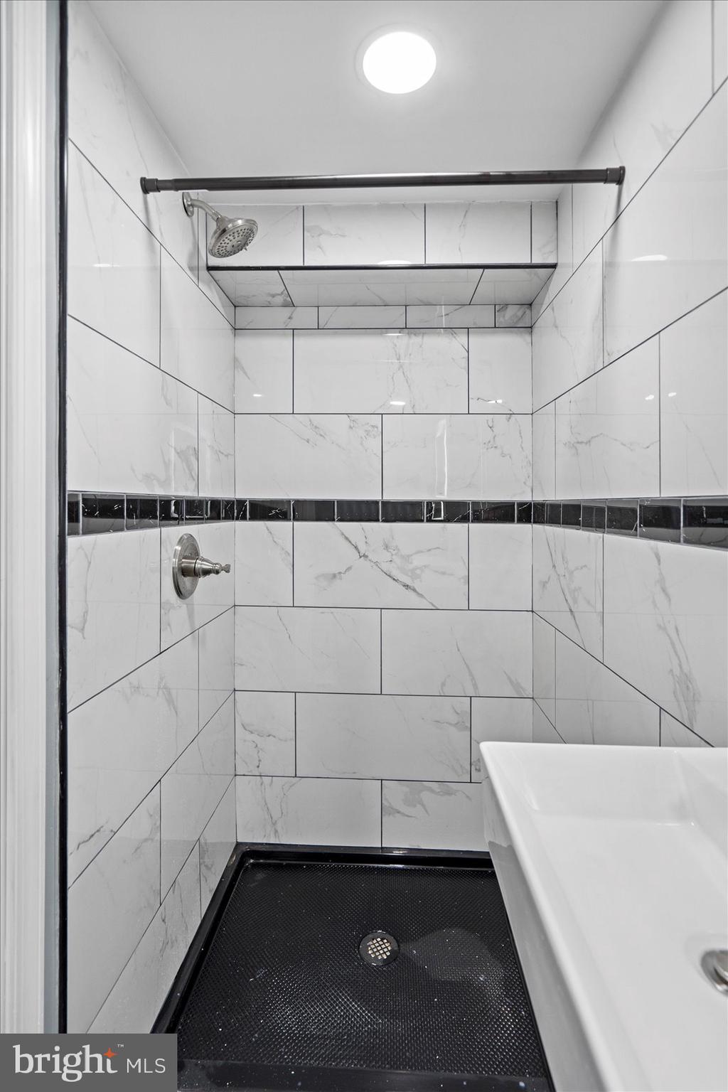 BRAESIDE - Residential Lease