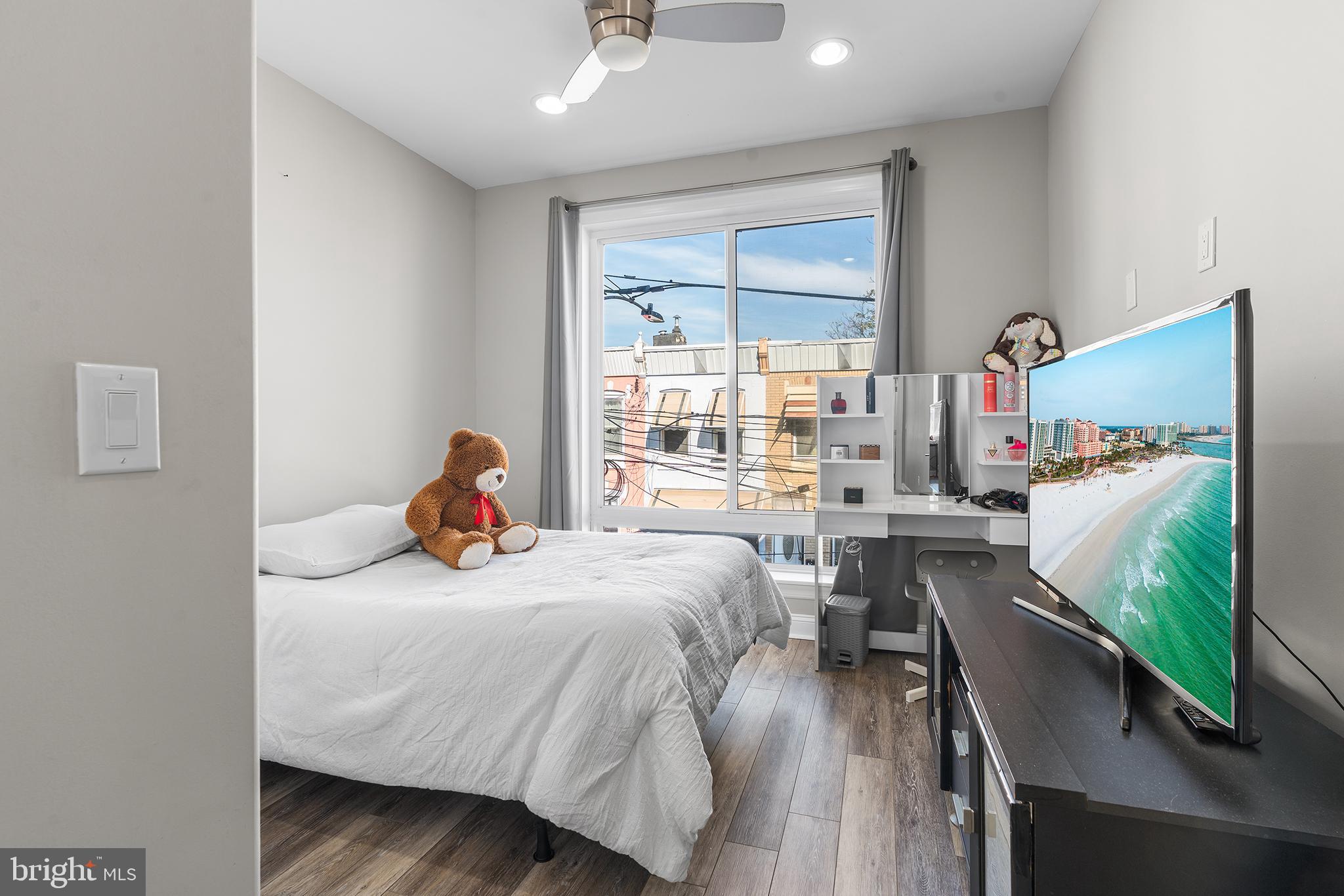 PORT RICHMOND - Residential