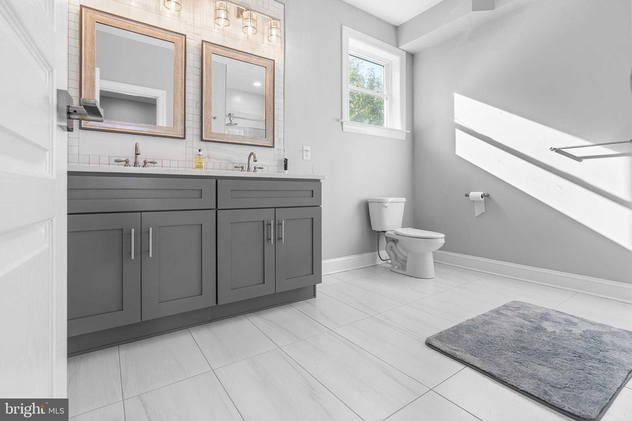 PORT RICHMOND - Residential