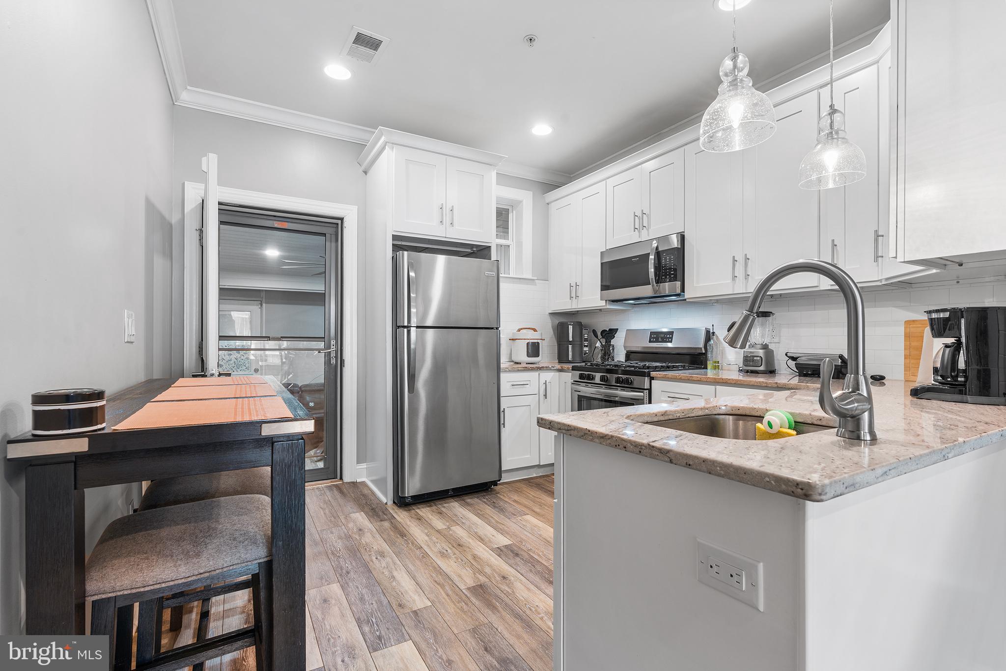 PORT RICHMOND - Residential