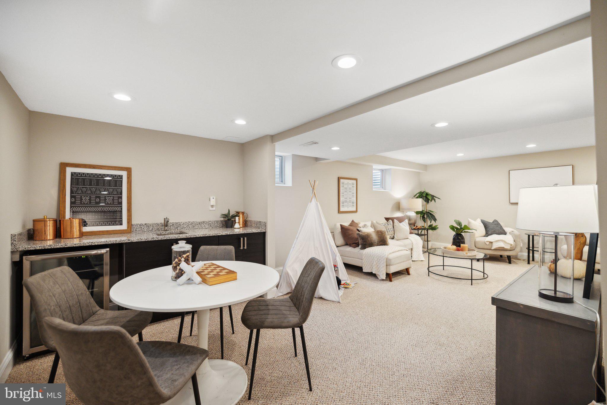 ROCKVILLE ESTATES - Residential