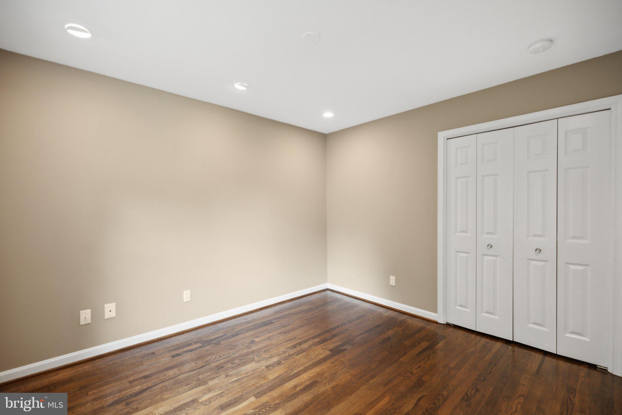 ROCKVILLE ESTATES - Residential