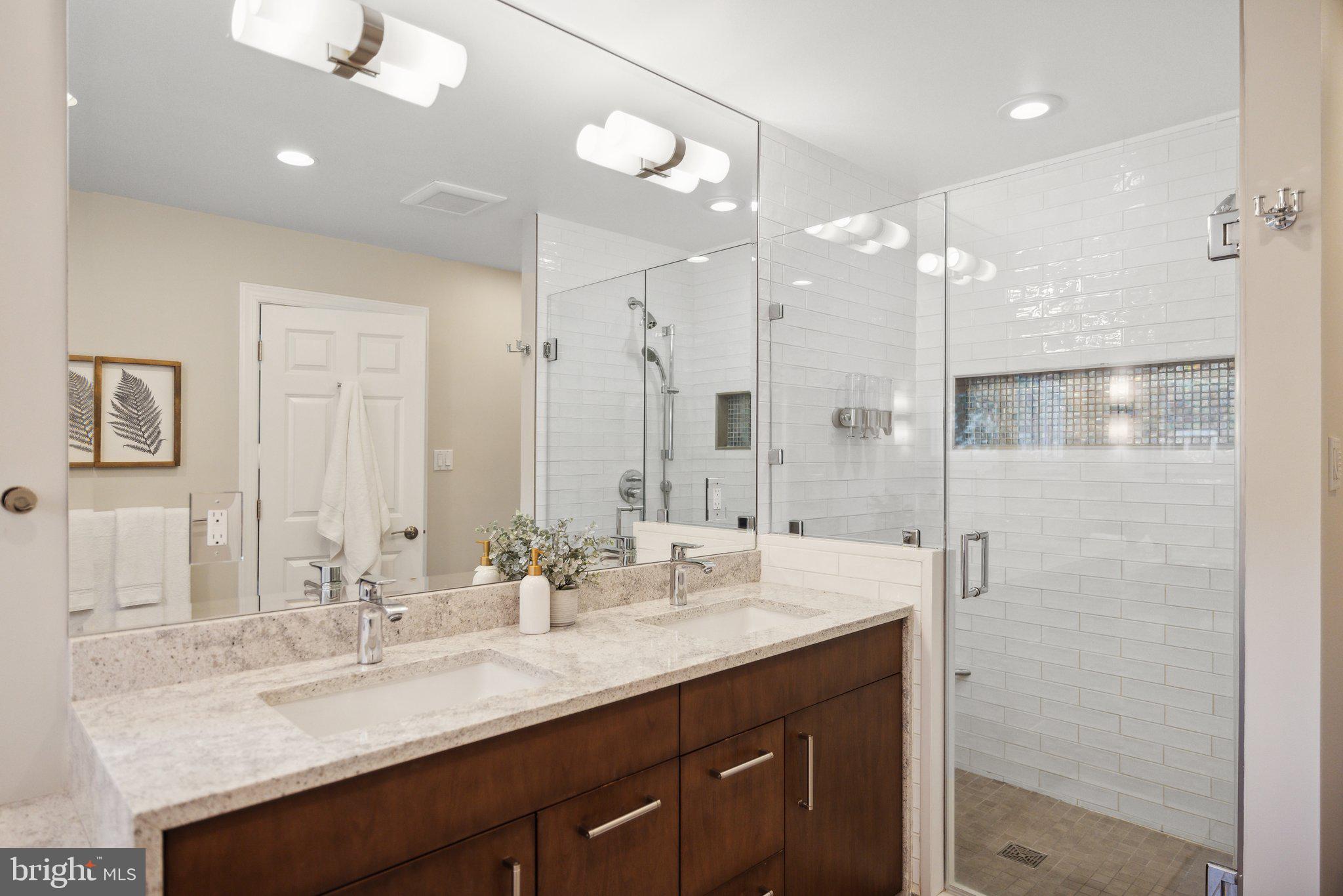 ROCKVILLE ESTATES - Residential