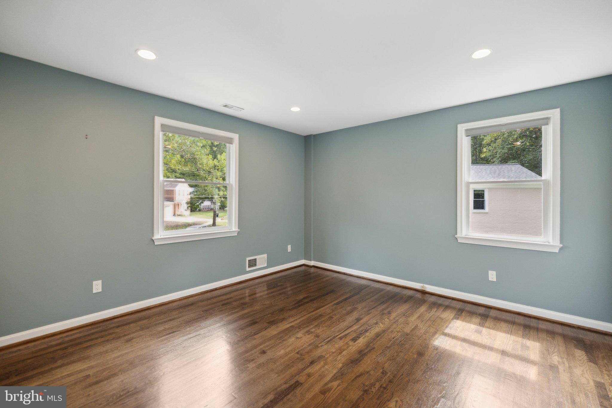 ROCKVILLE ESTATES - Residential