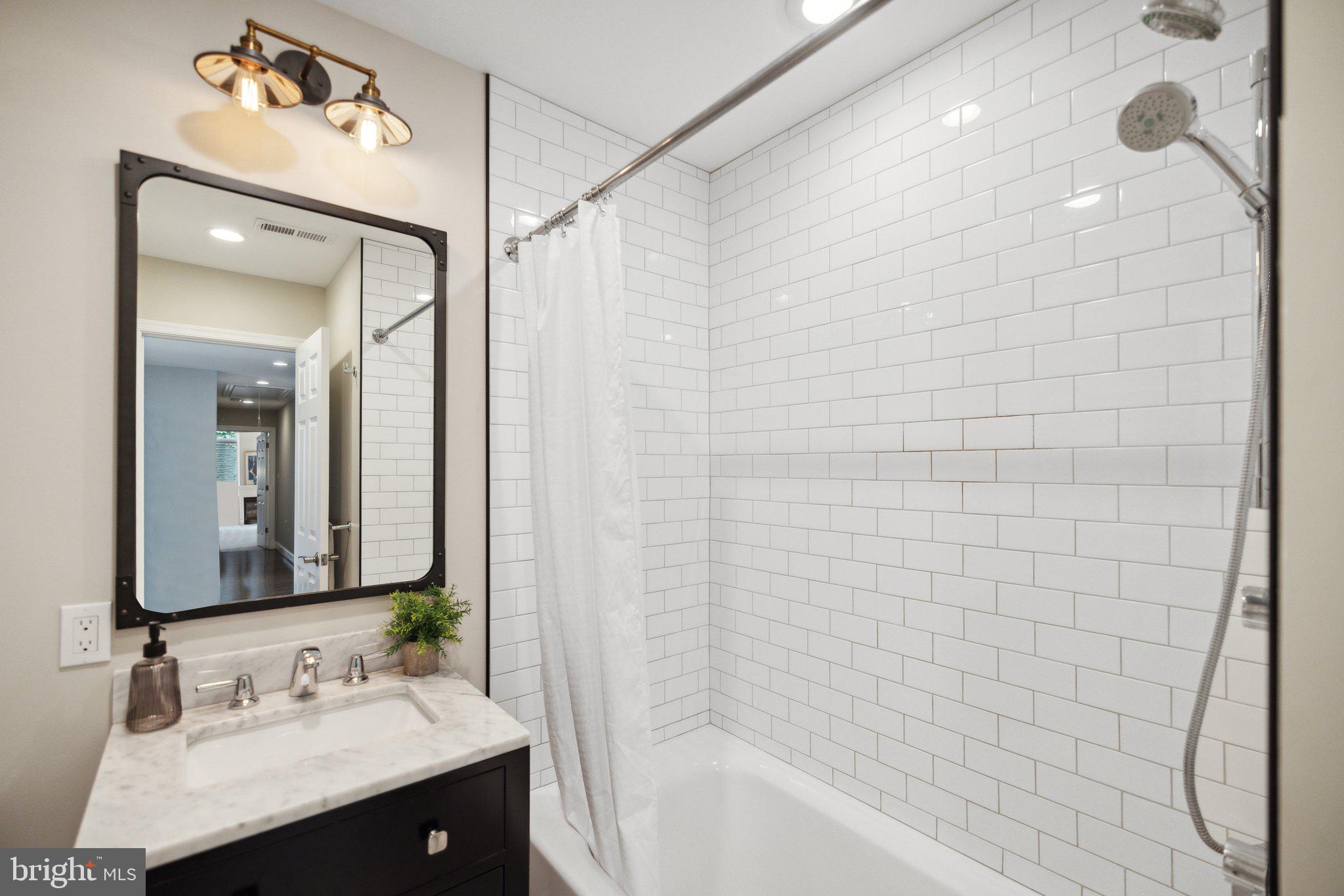 ROCKVILLE ESTATES - Residential