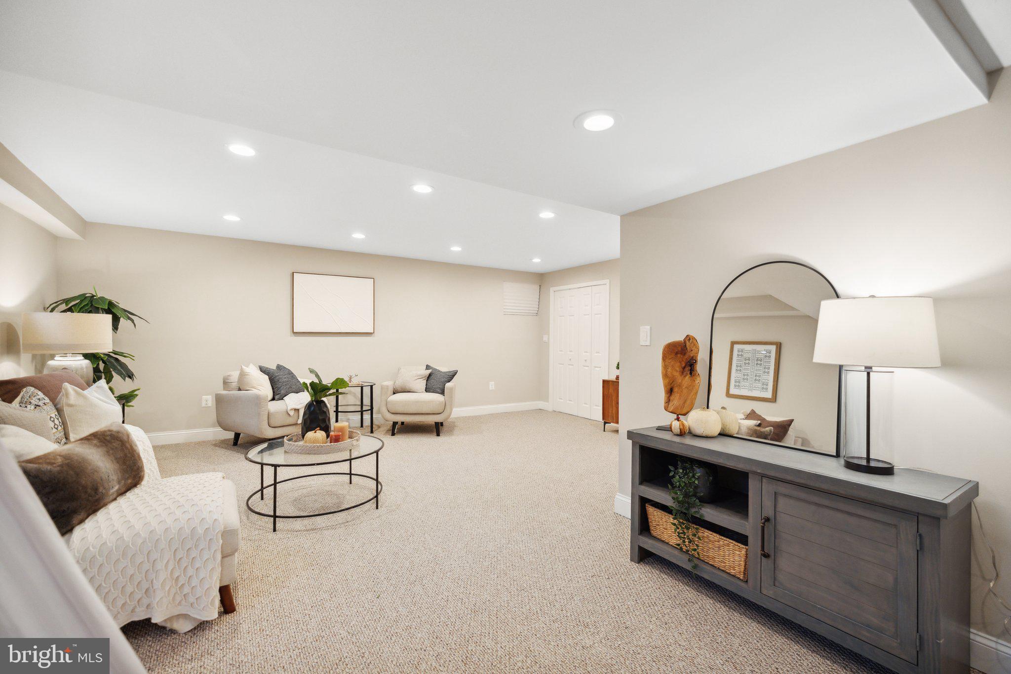 ROCKVILLE ESTATES - Residential