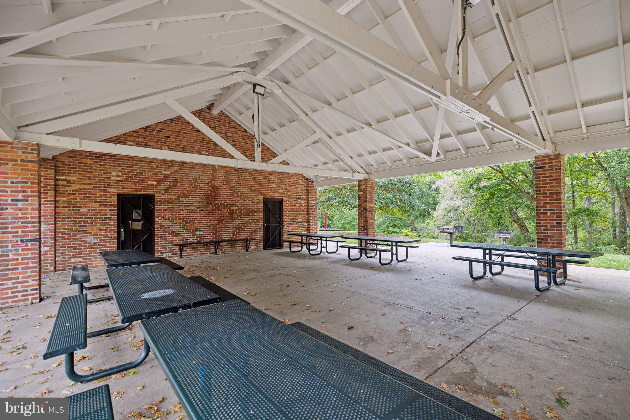 ROCKVILLE ESTATES - Residential