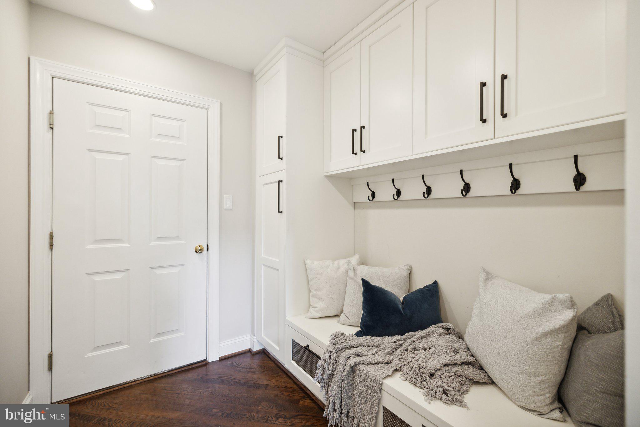 ROCKVILLE ESTATES - Residential