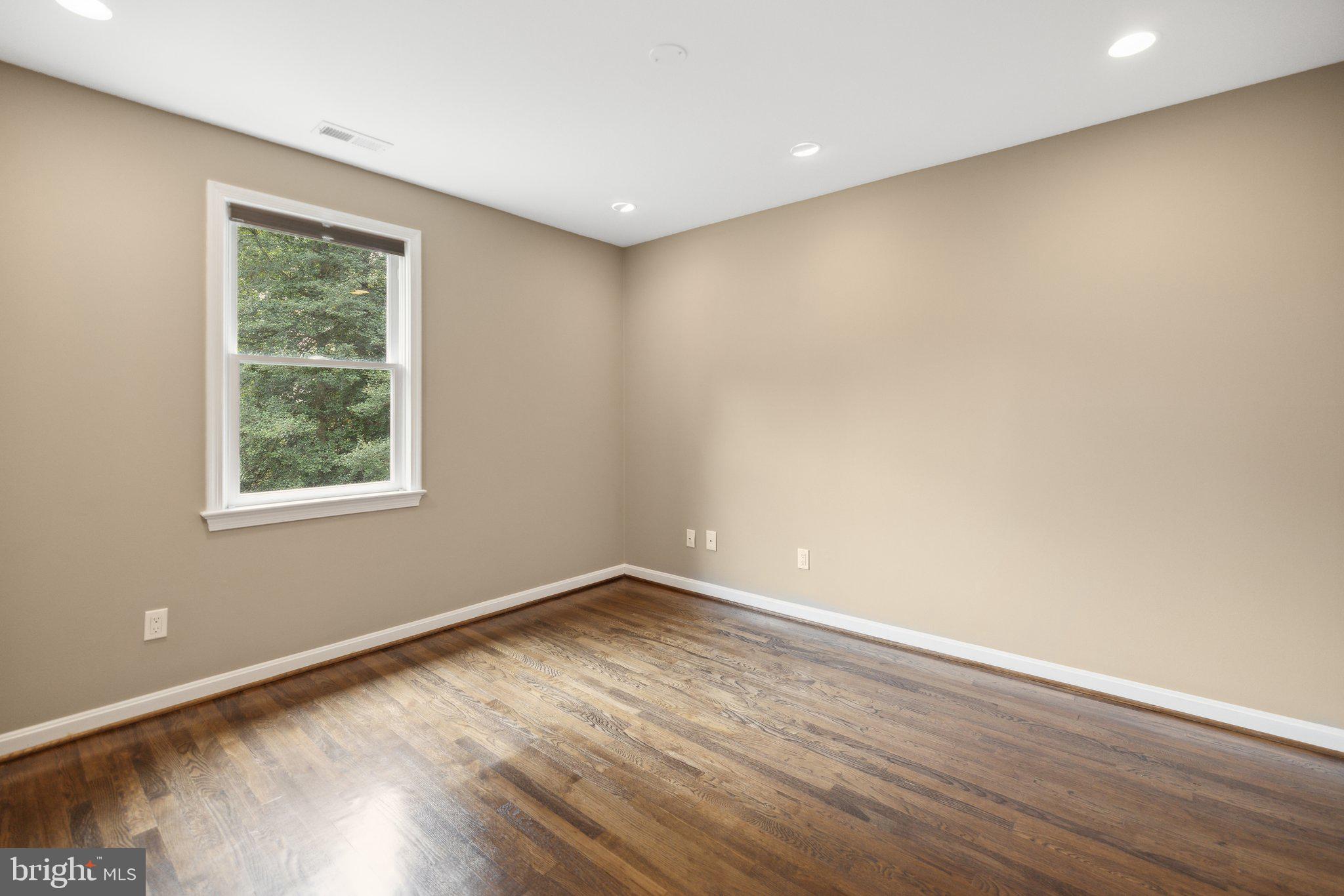 ROCKVILLE ESTATES - Residential