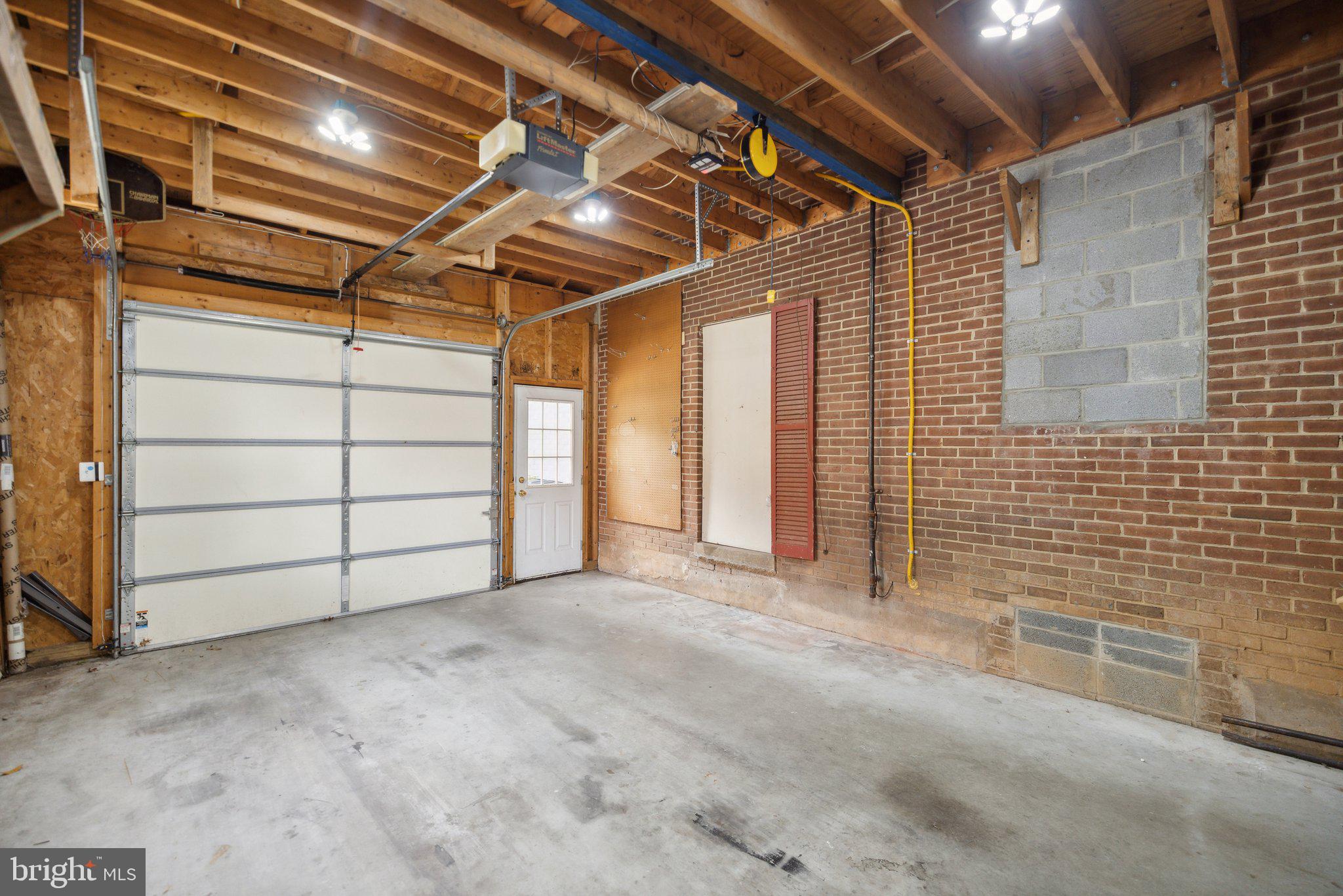 ROCKVILLE ESTATES - Residential