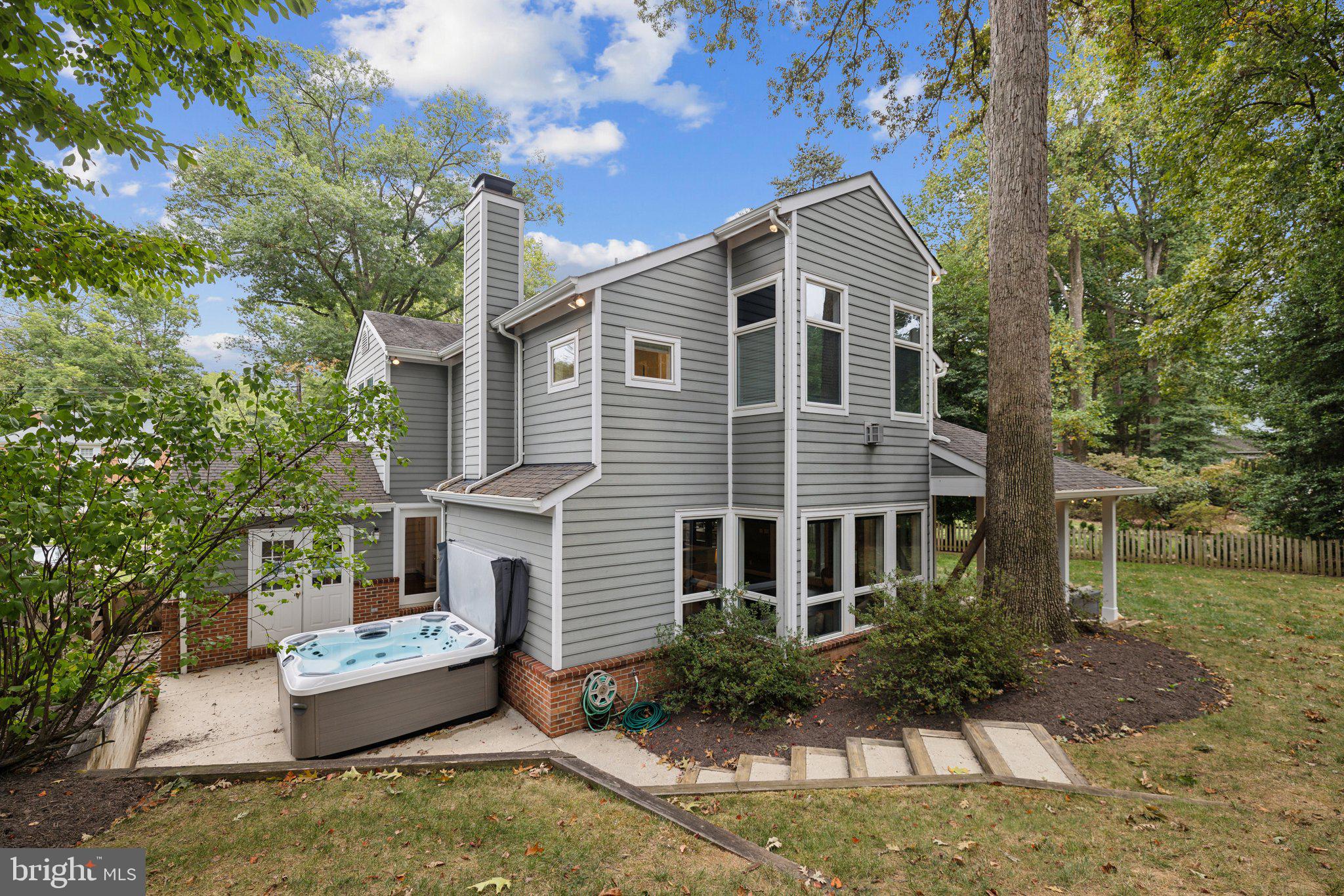 ROCKVILLE ESTATES - Residential