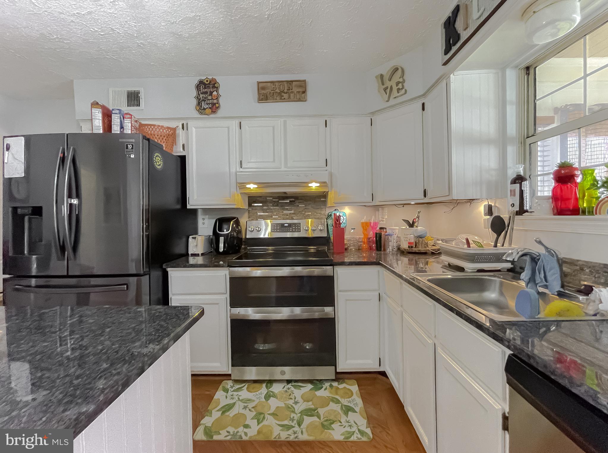 WHITE OAK VILLAGE SUB - Residential