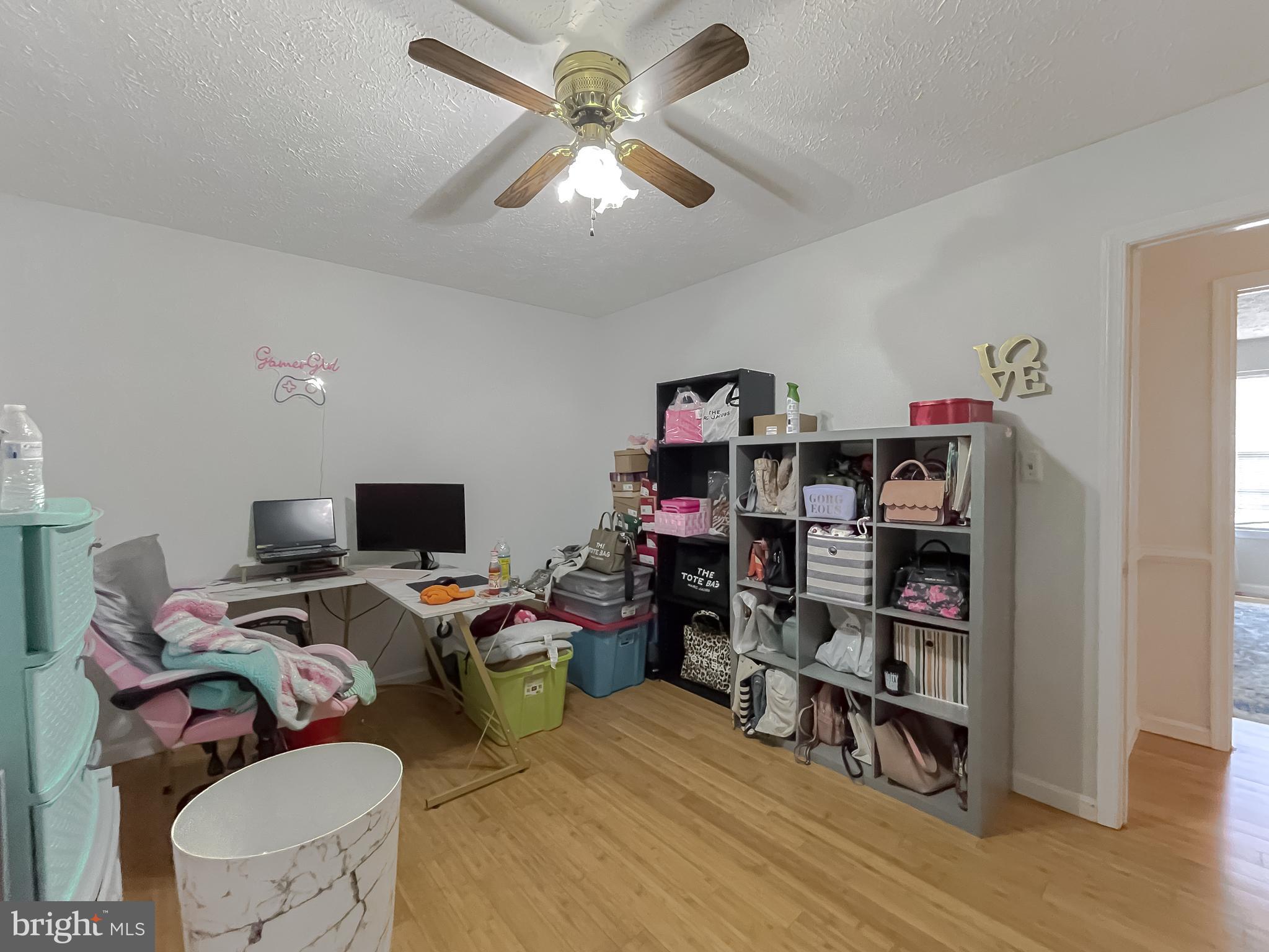 WHITE OAK VILLAGE SUB - Residential