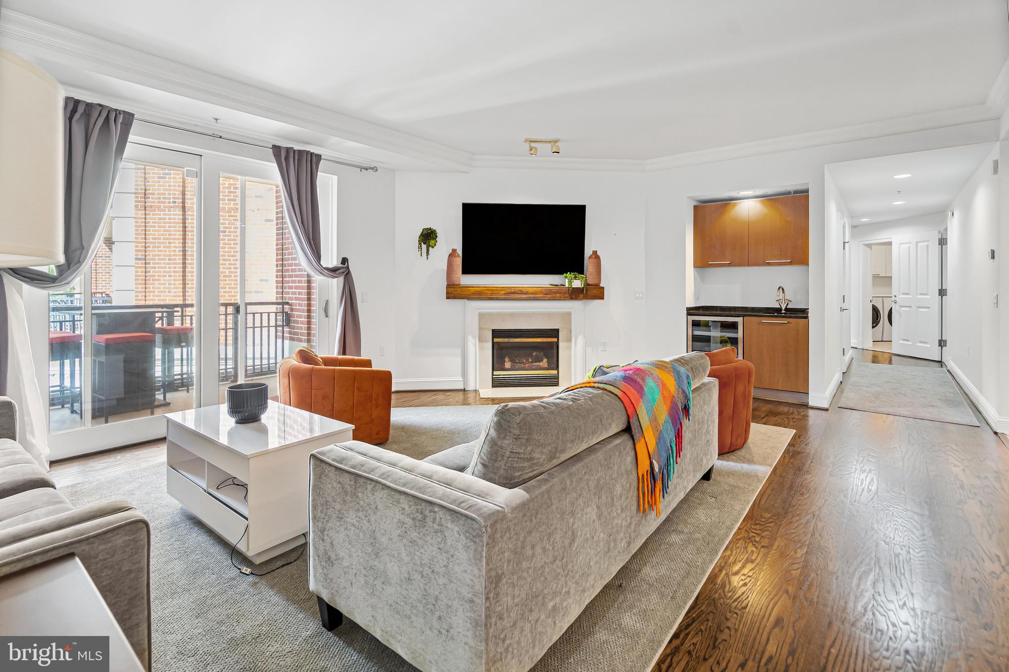 THE RITZ-CARLTON RESIDENCES - Residential