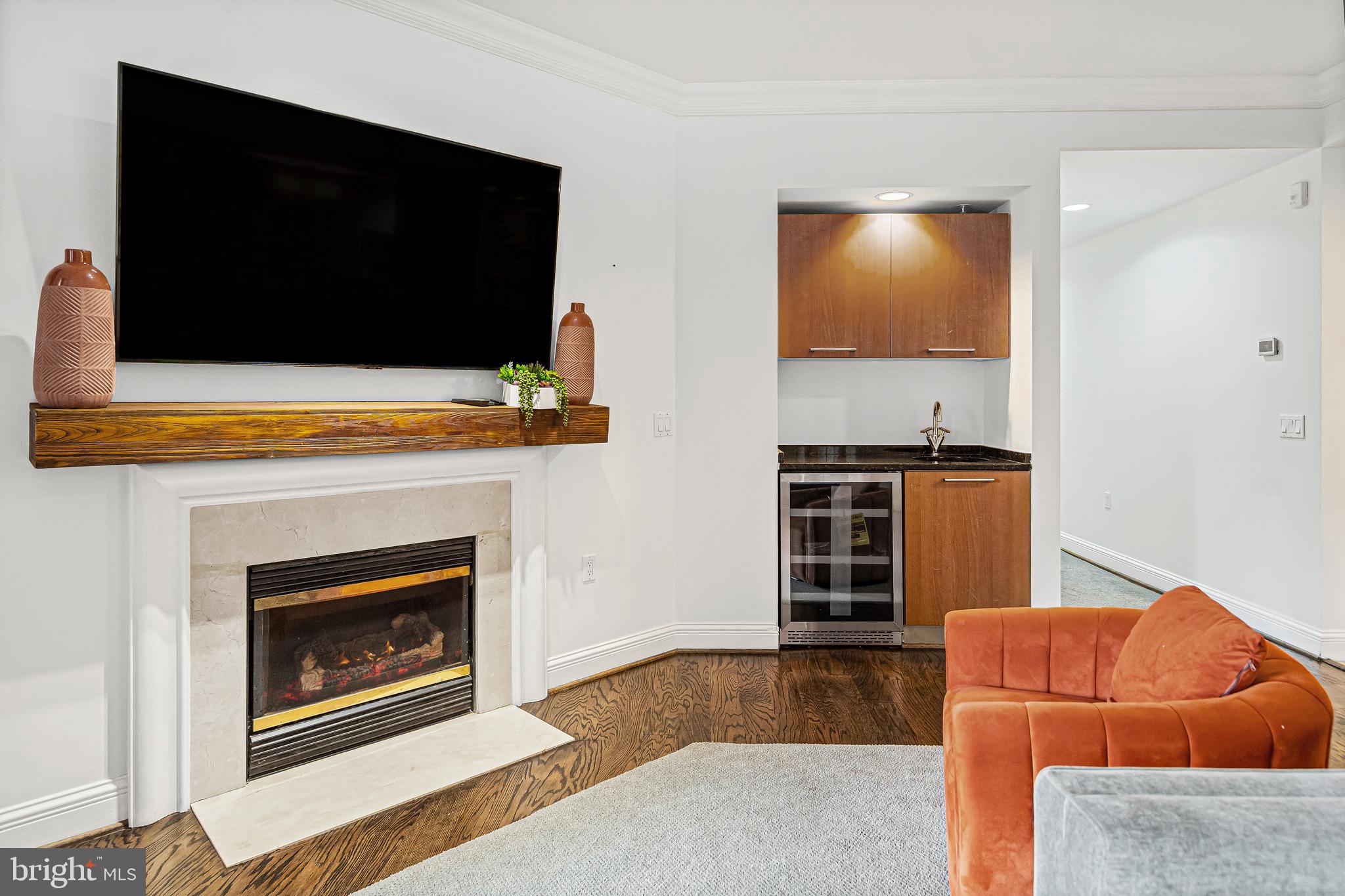 THE RITZ-CARLTON RESIDENCES - Residential