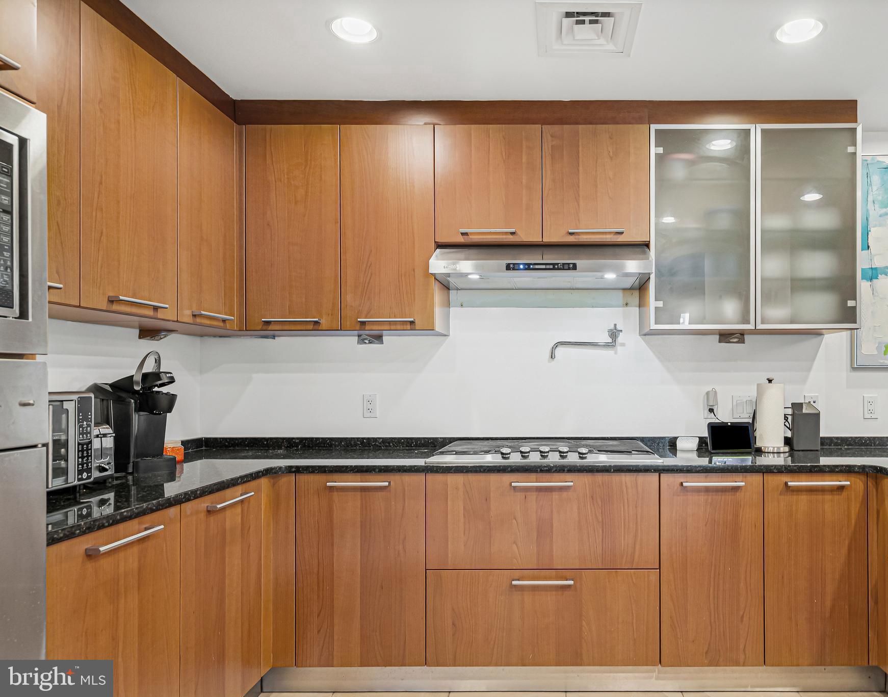 THE RITZ-CARLTON RESIDENCES - Residential