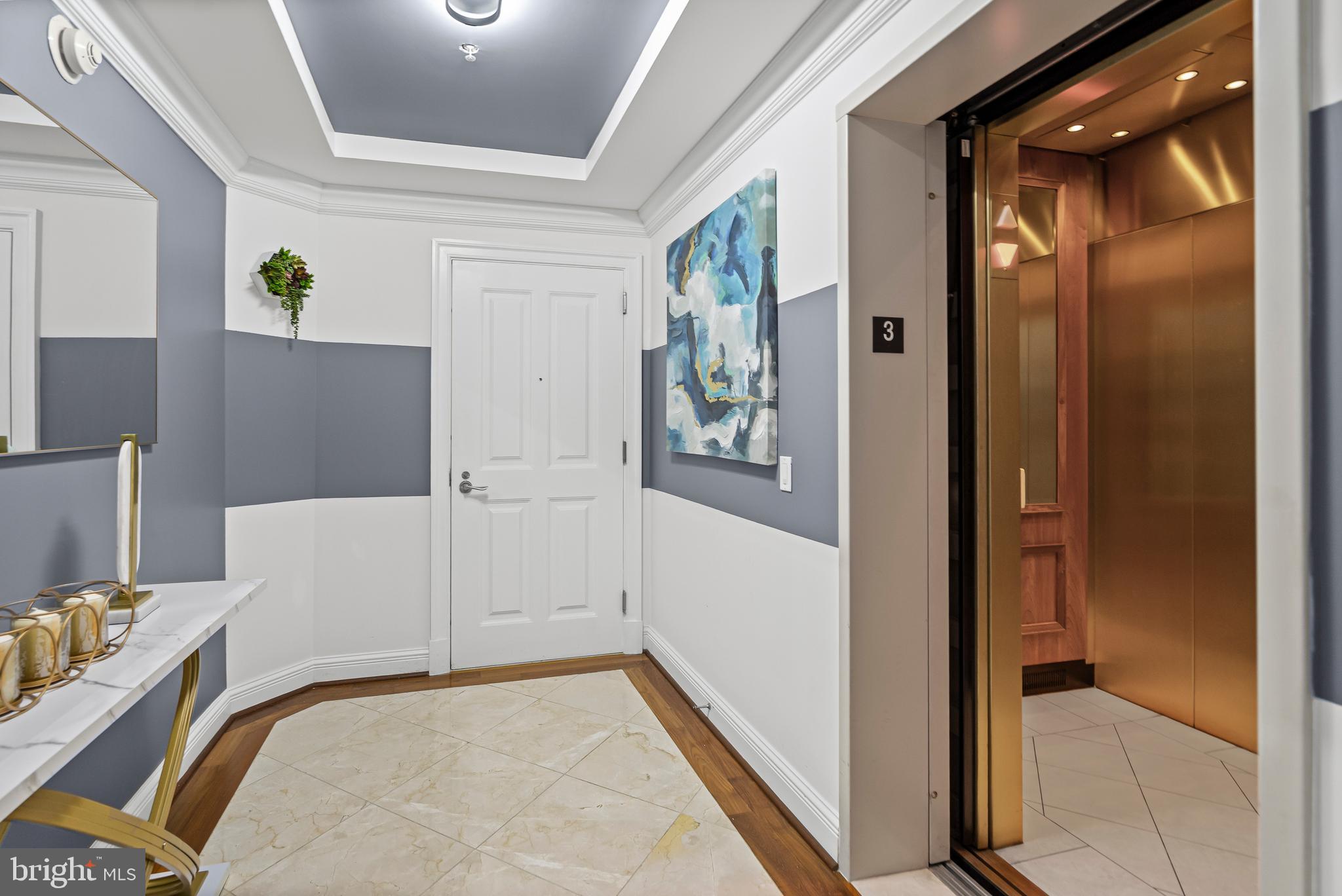 THE RITZ-CARLTON RESIDENCES - Residential