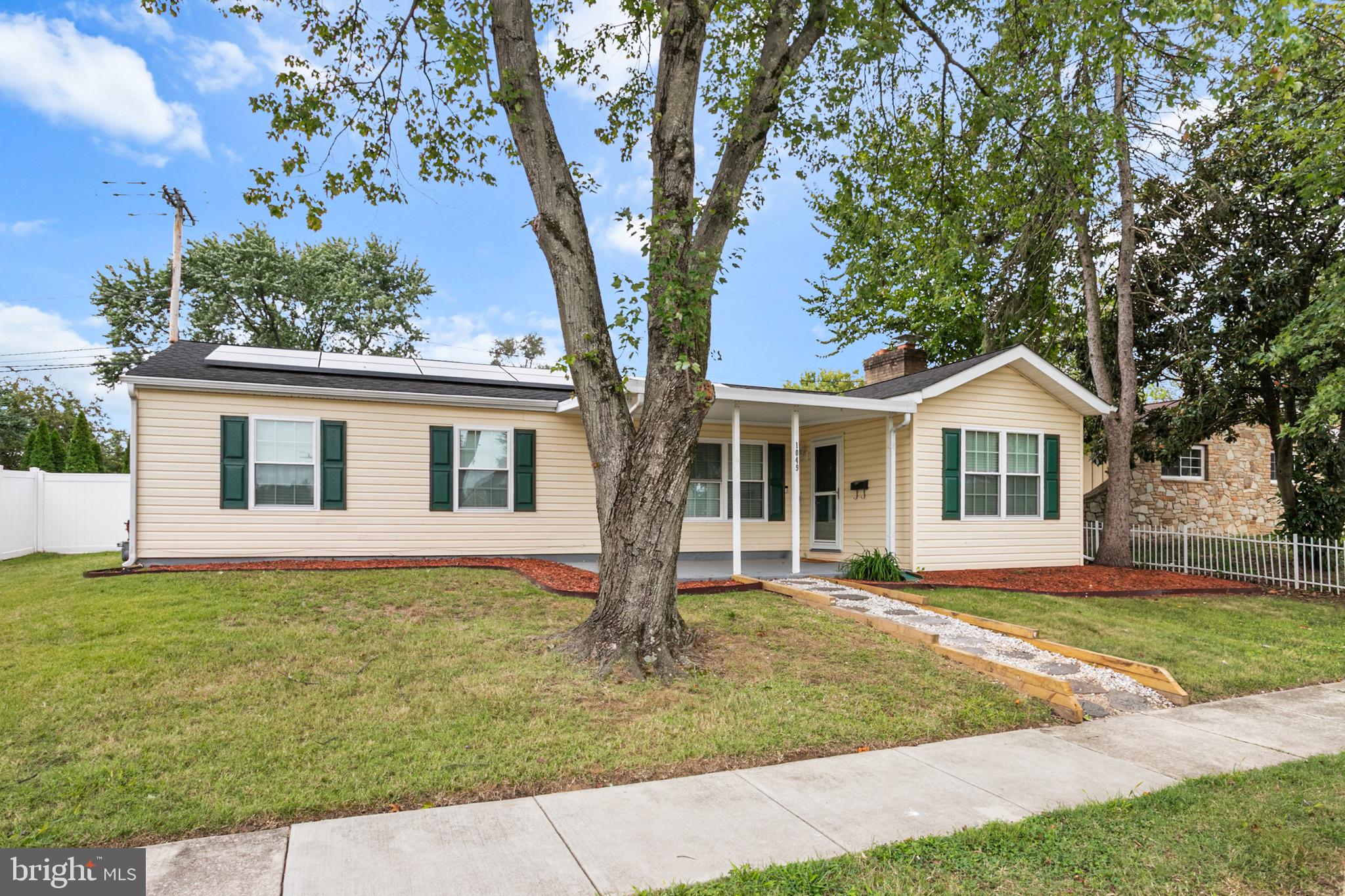 1049 GENINE DRIVE