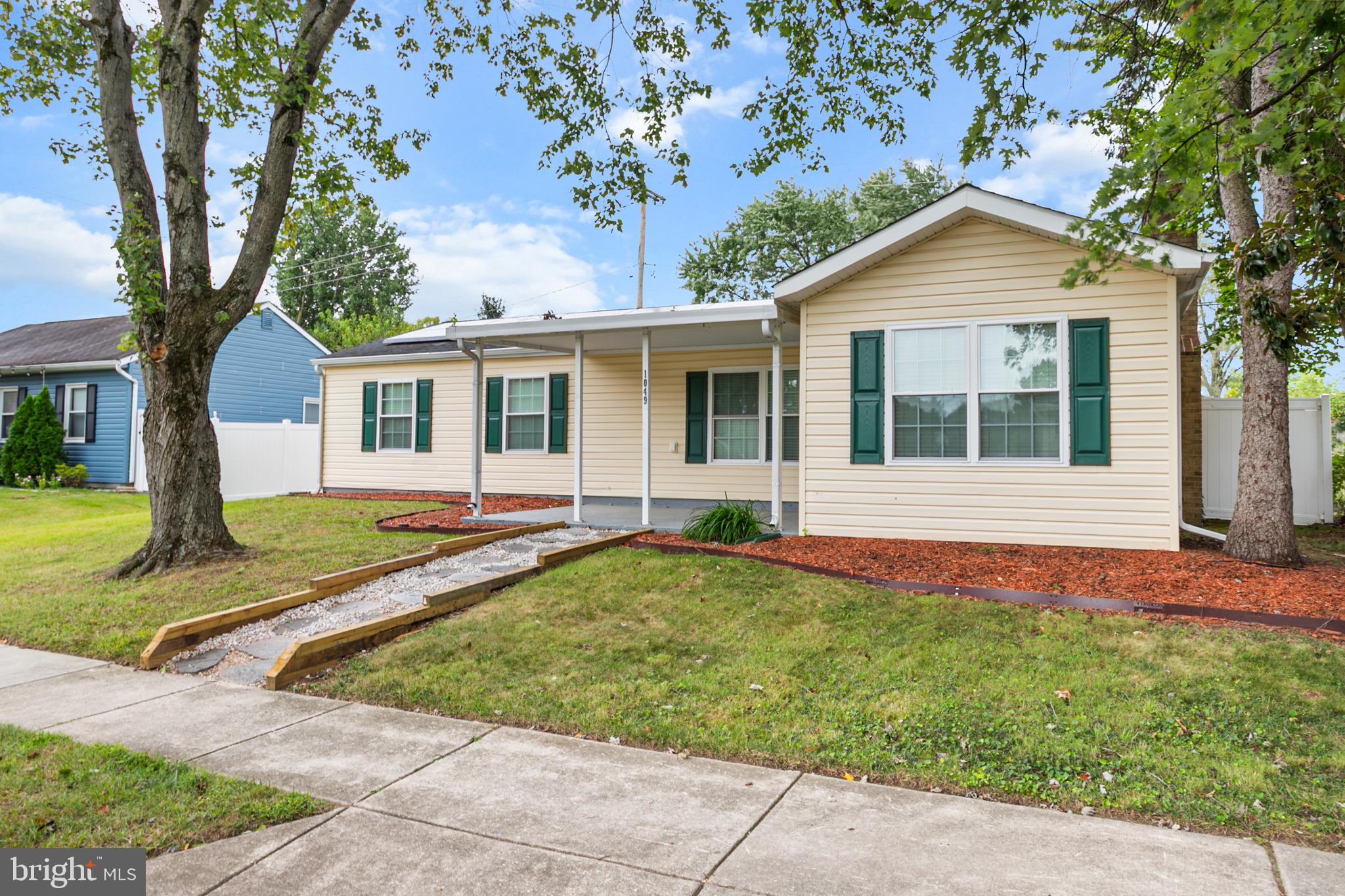 1049 GENINE DRIVE