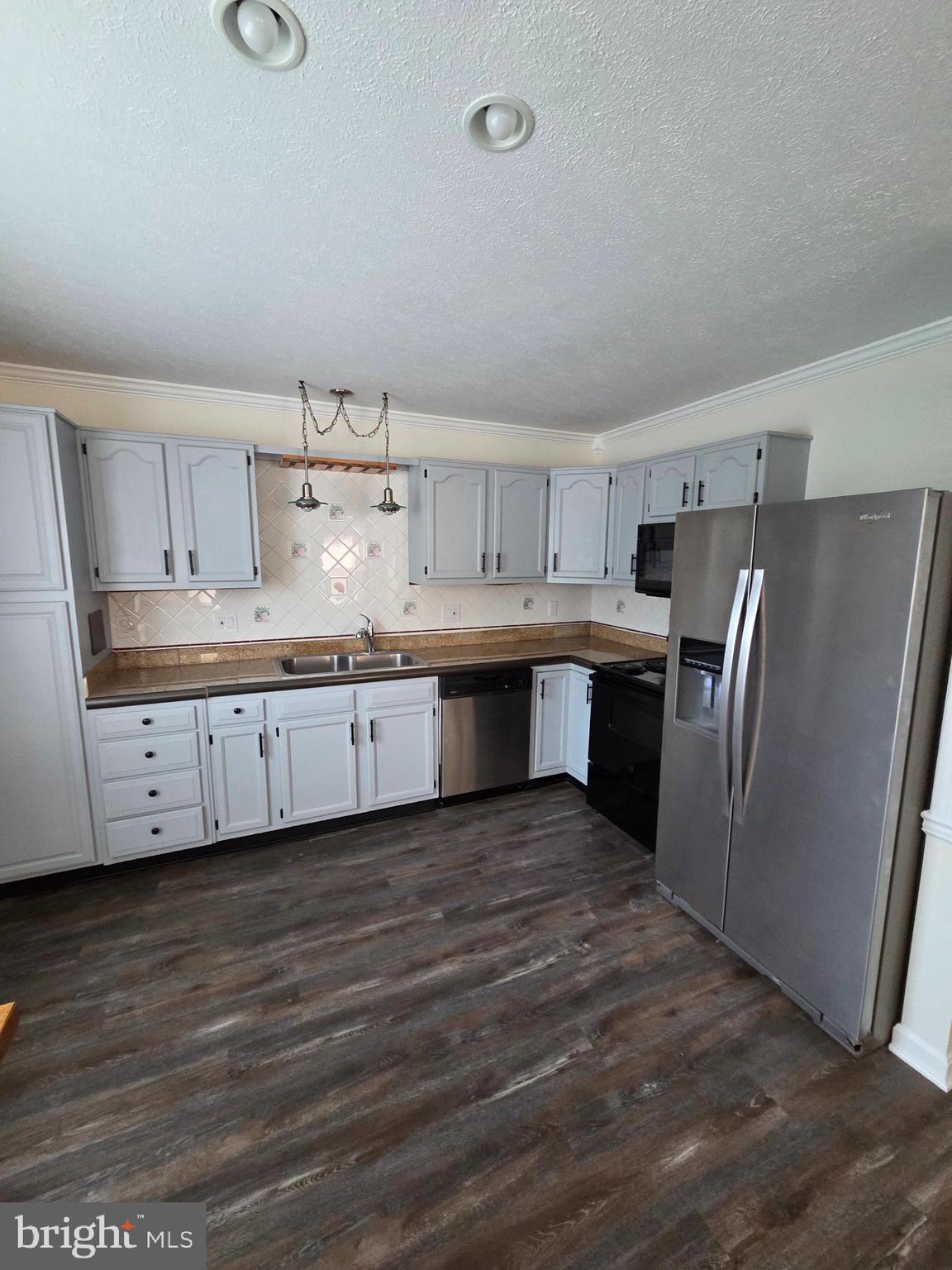 ALBIN VILLAGE - Residential