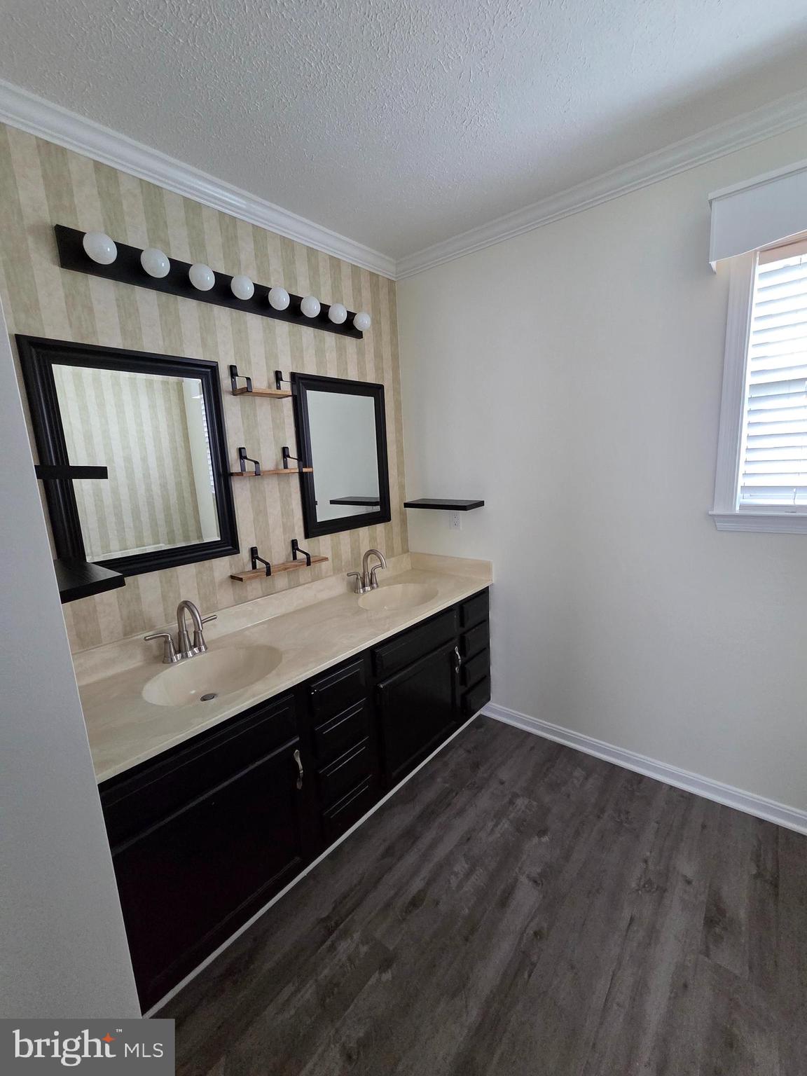 ALBIN VILLAGE - Residential