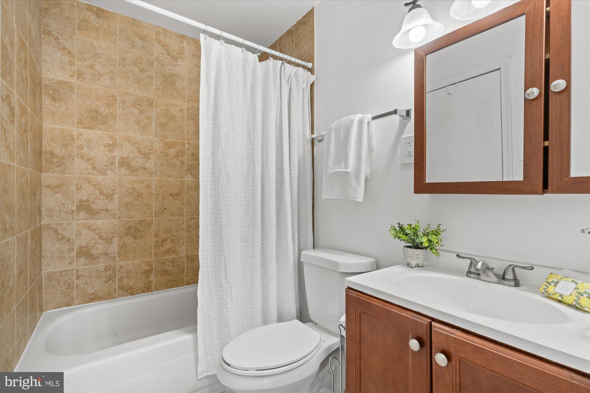 PINEWOOD GREENS - Residential