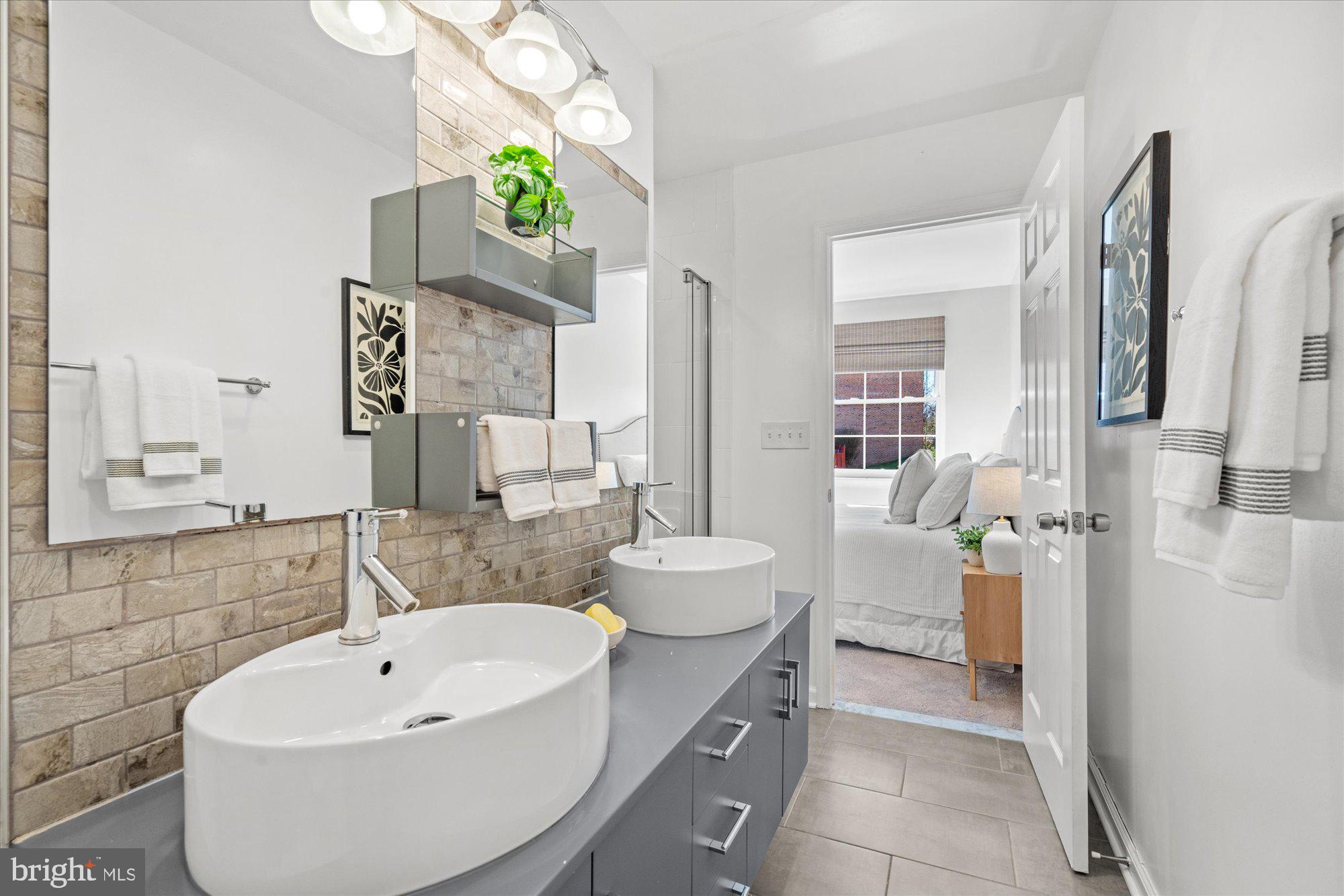 PINEWOOD GREENS - Residential