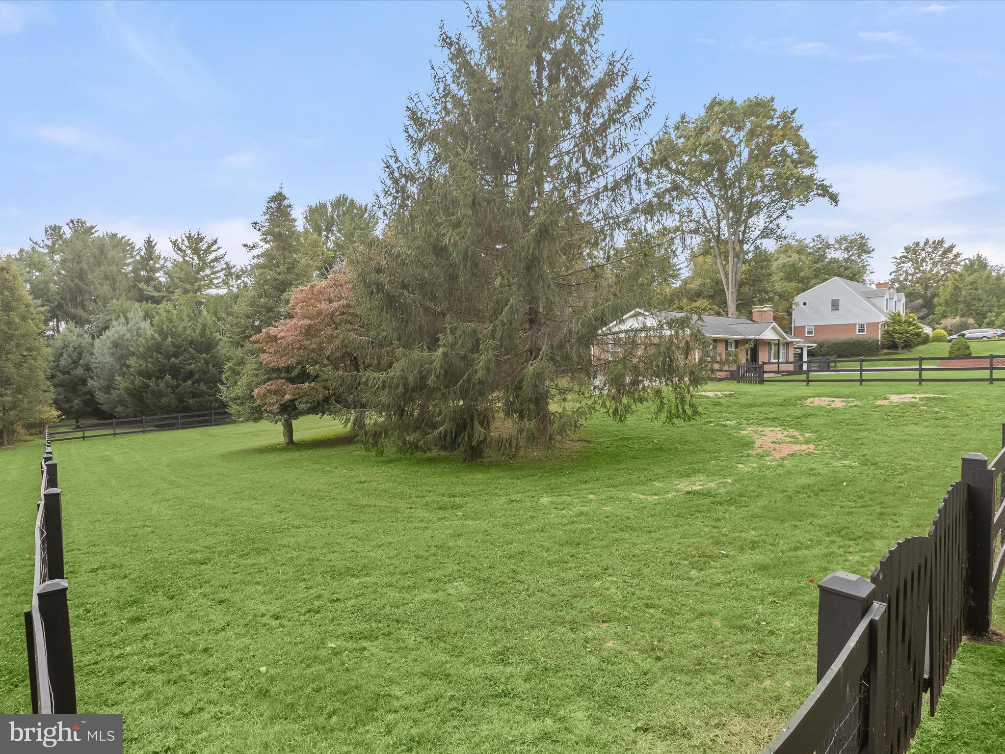 LOCKSLEY - Residential