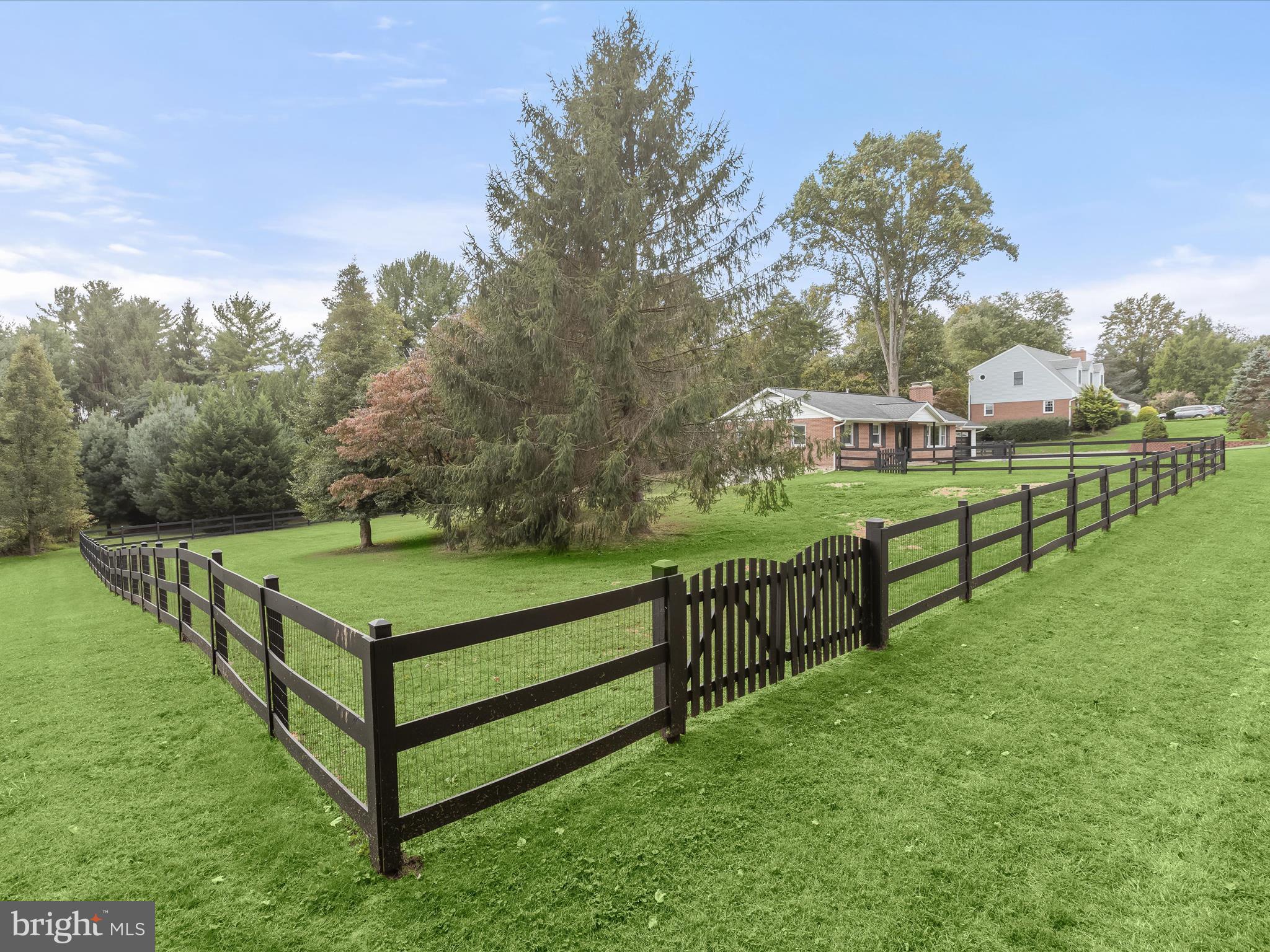 LOCKSLEY - Residential