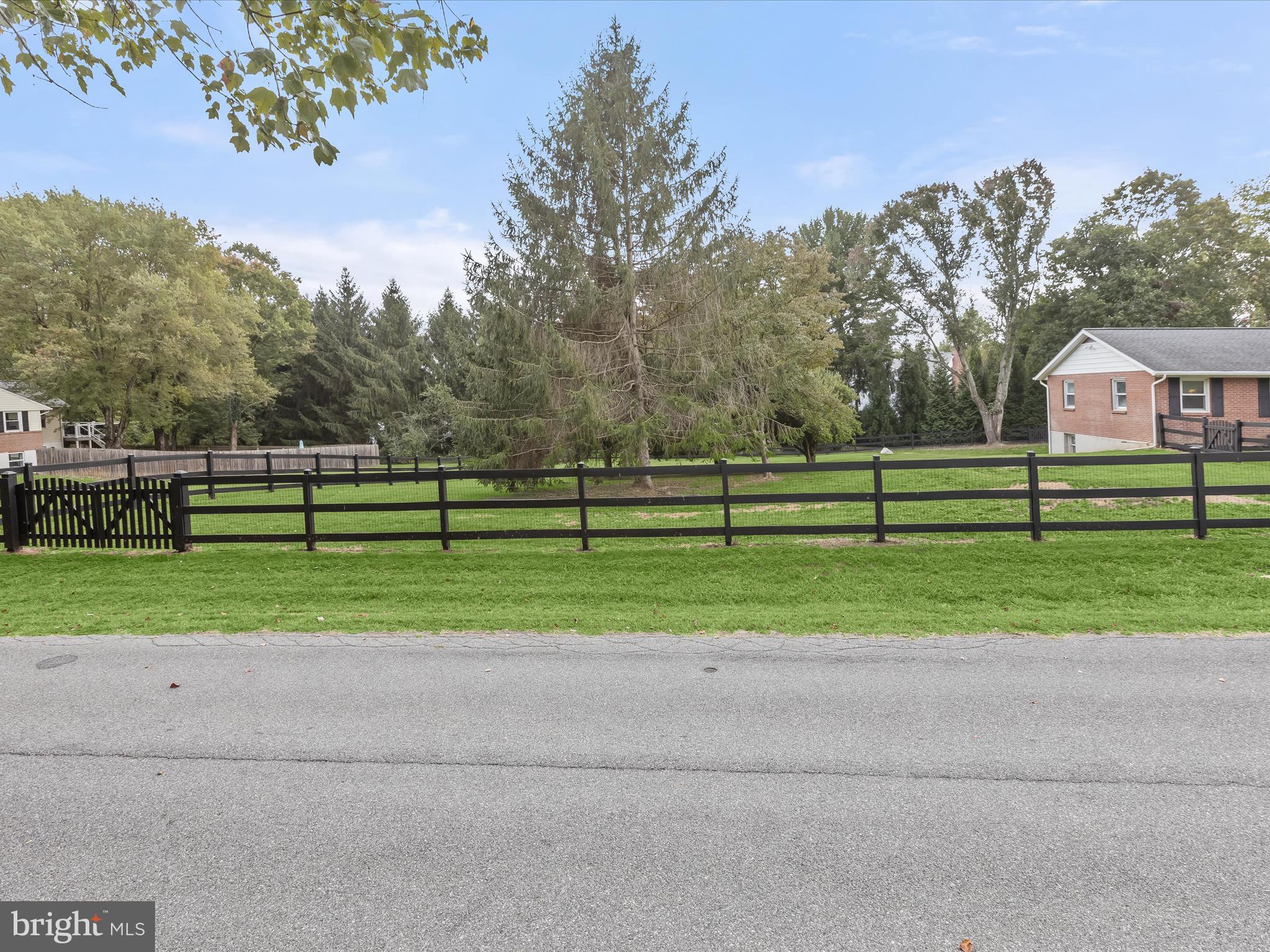 LOCKSLEY - Residential