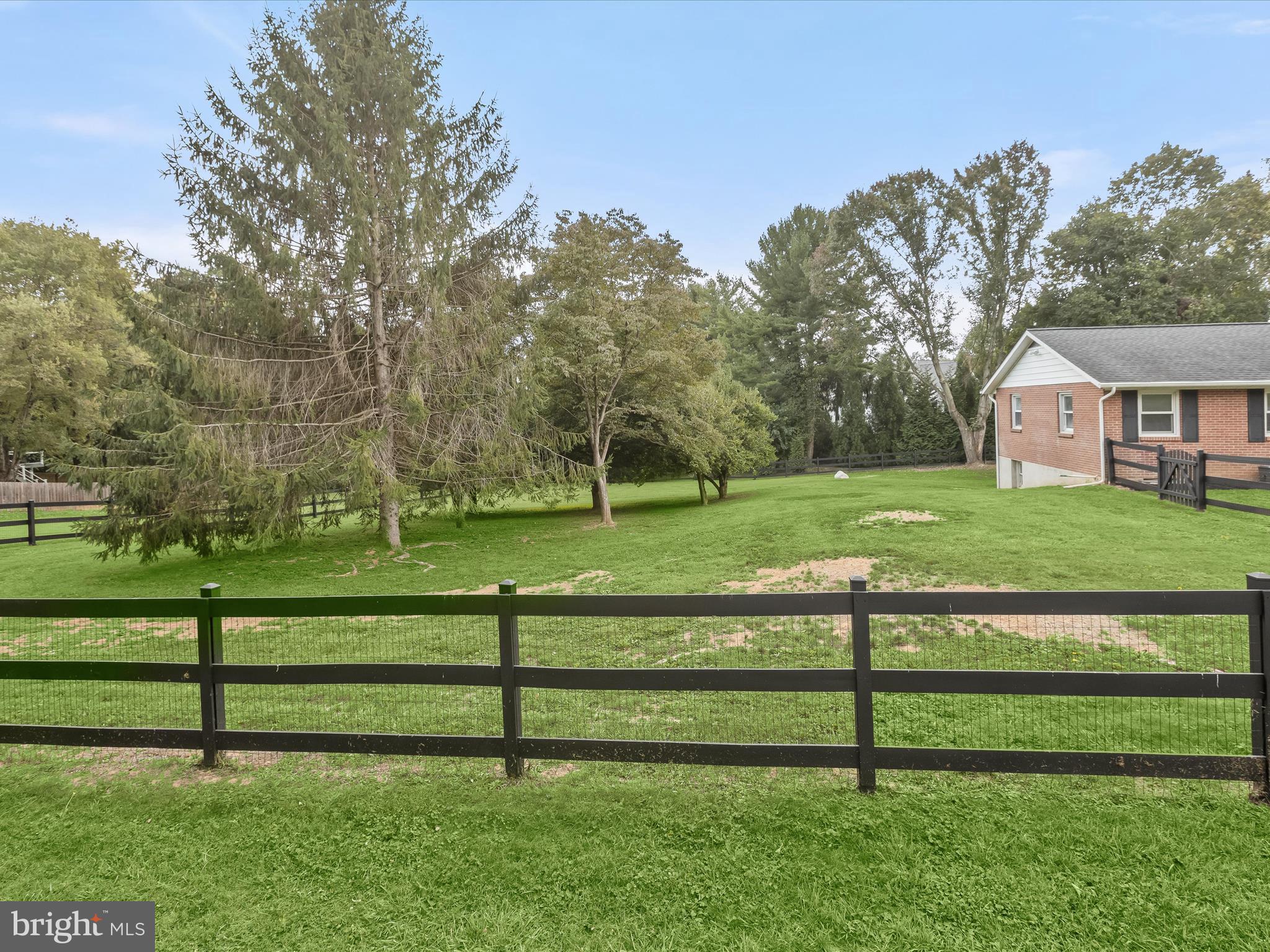 LOCKSLEY - Residential