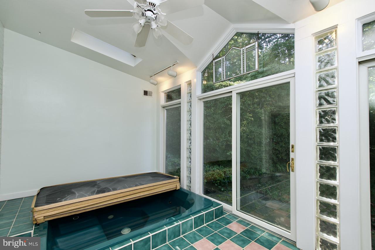 SLEEPY HOLLOW PARK - Residential