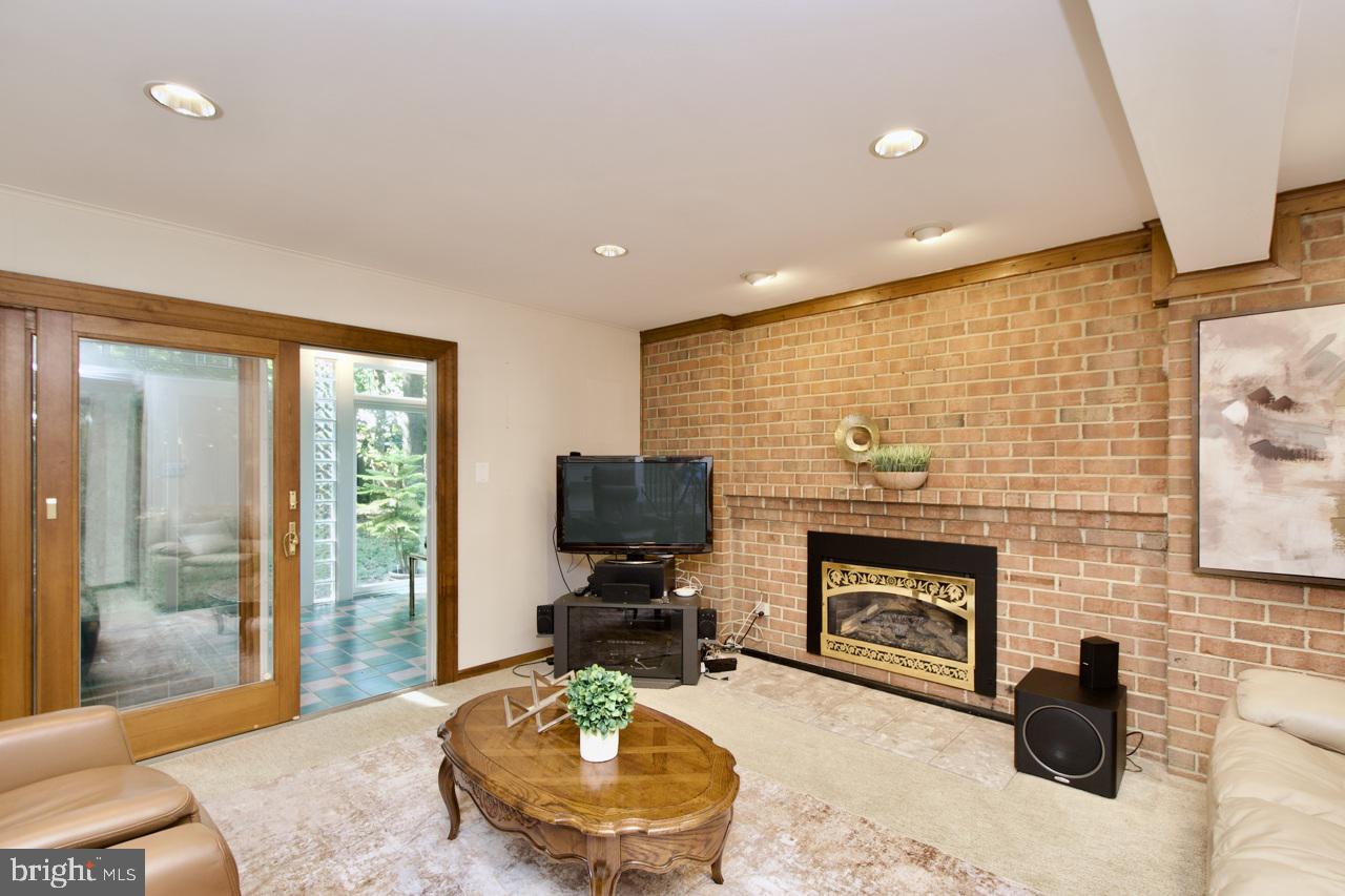 SLEEPY HOLLOW PARK - Residential