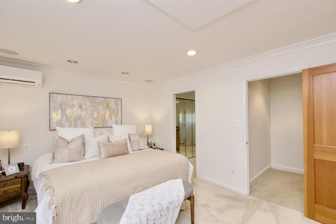 SLEEPY HOLLOW PARK - Residential