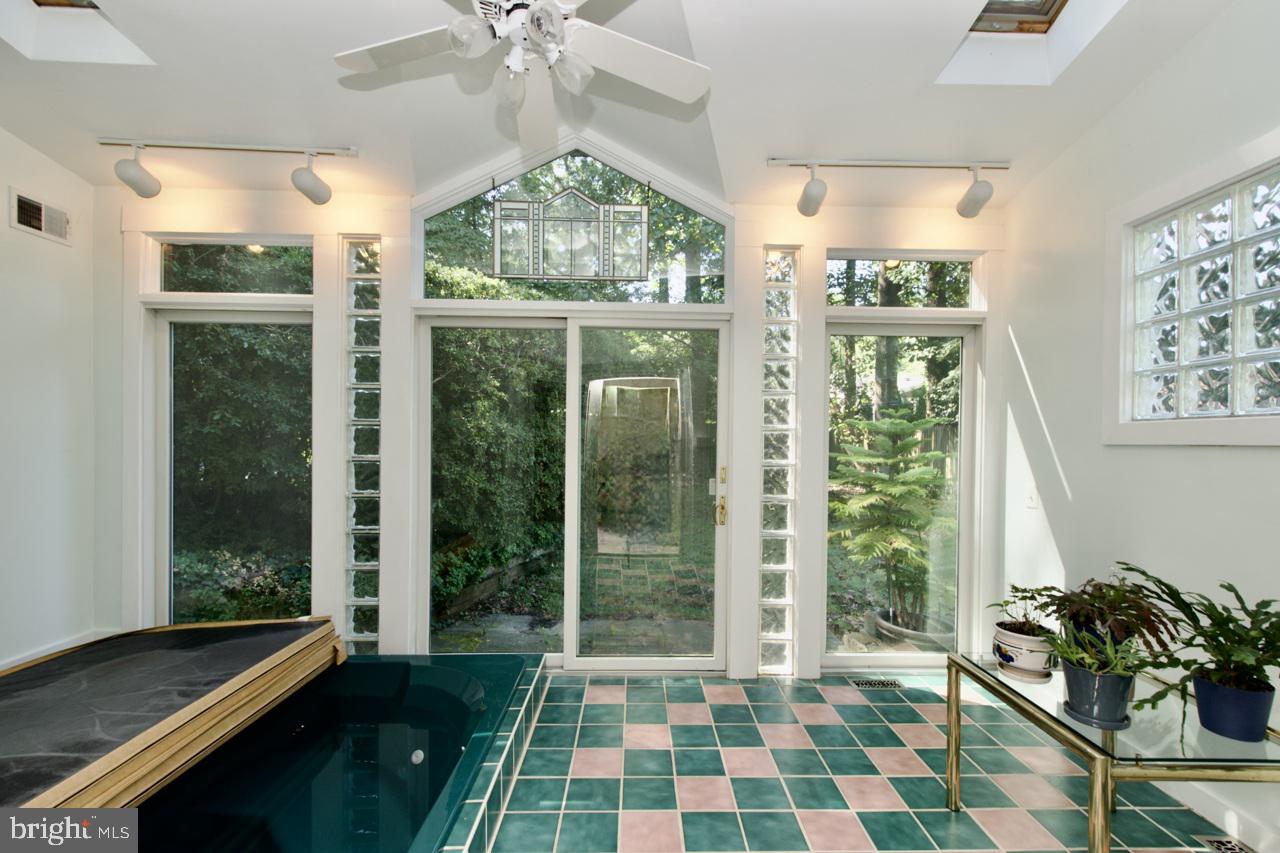 SLEEPY HOLLOW PARK - Residential