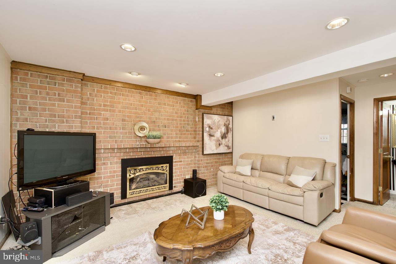 SLEEPY HOLLOW PARK - Residential