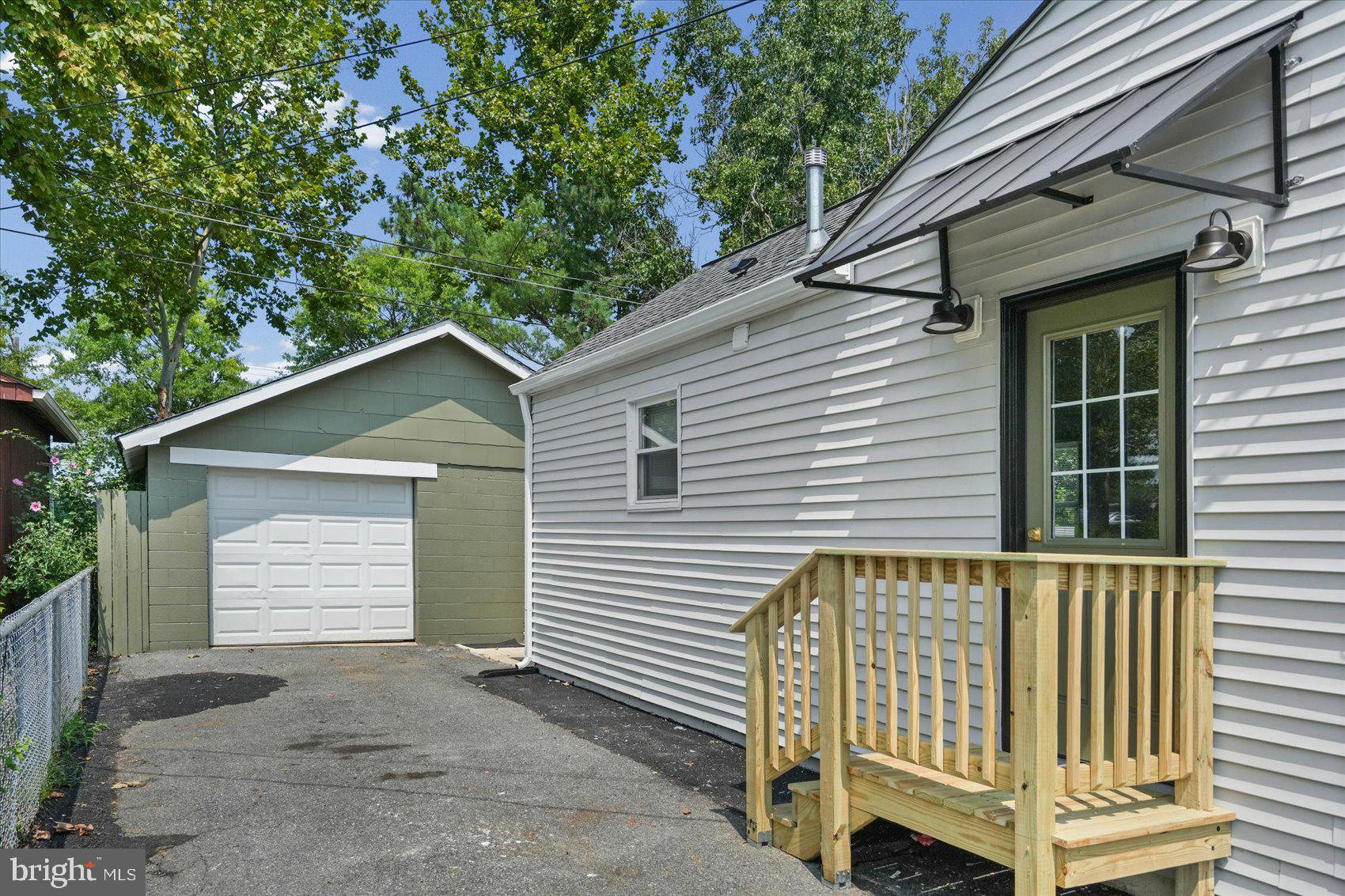 1812 KITTYHAWK ROAD