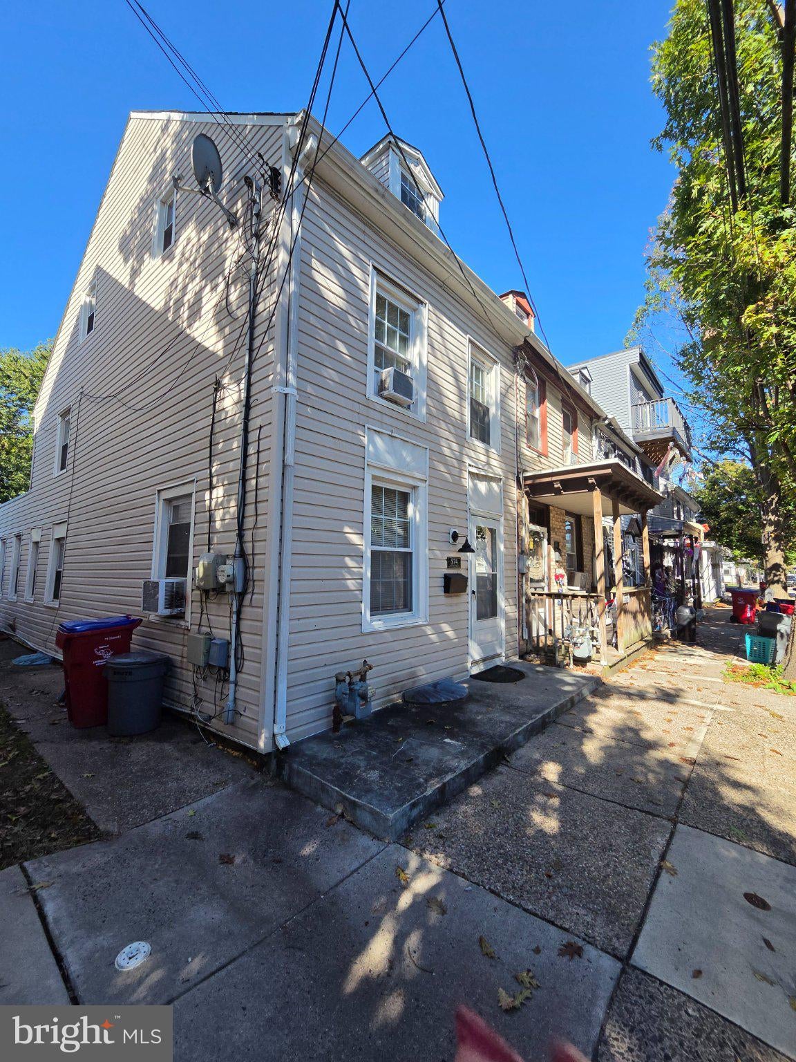 574 BATH STREET