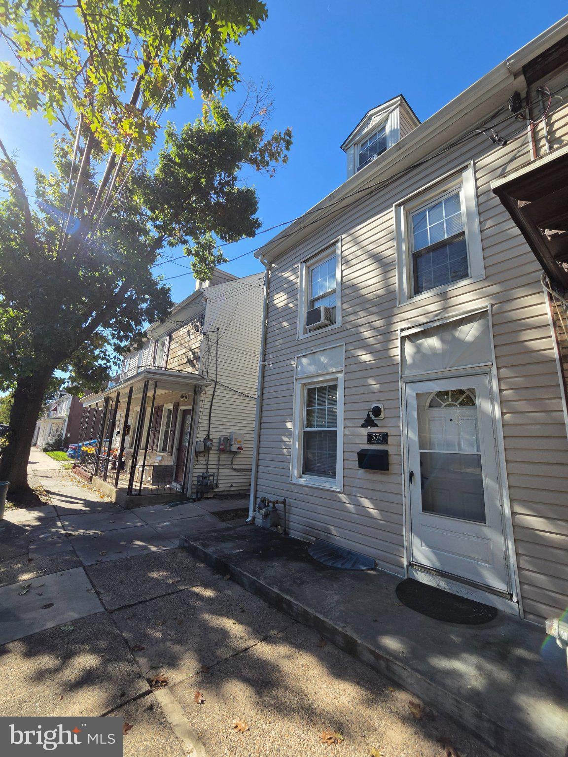 574 BATH STREET