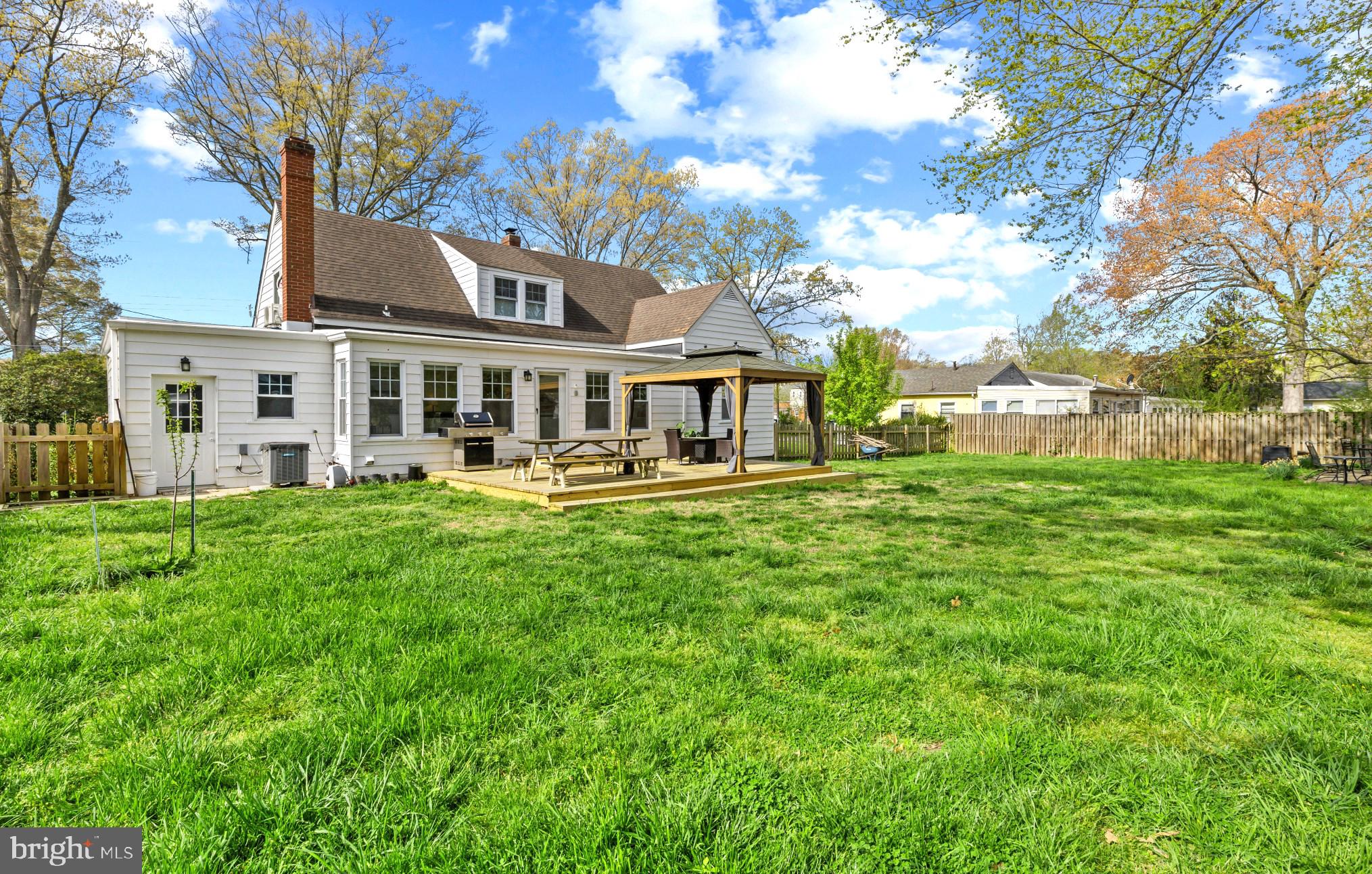 COLUMBIA BEACH - Residential