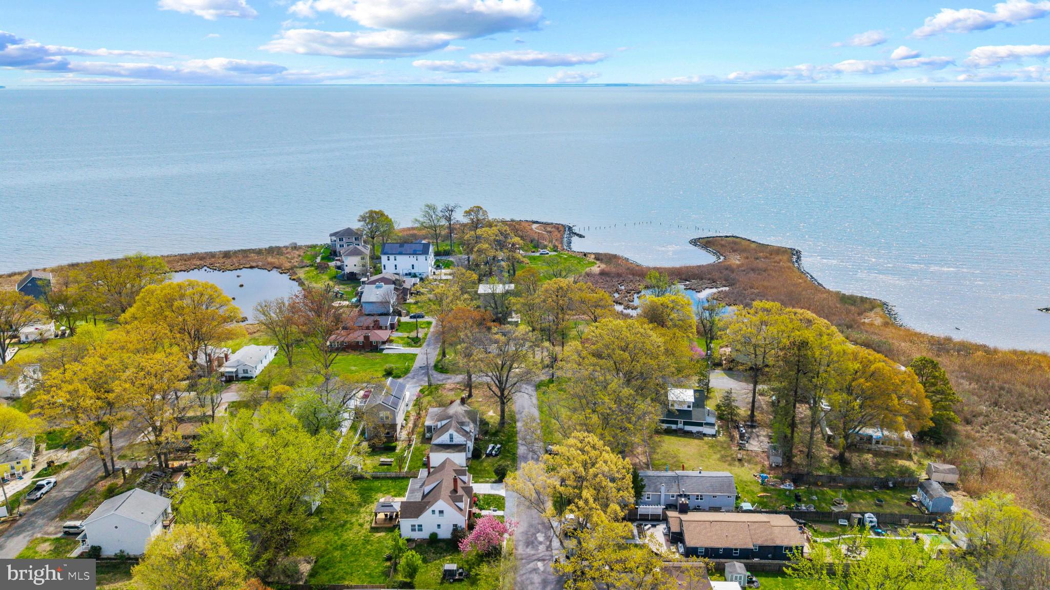 COLUMBIA BEACH - Residential
