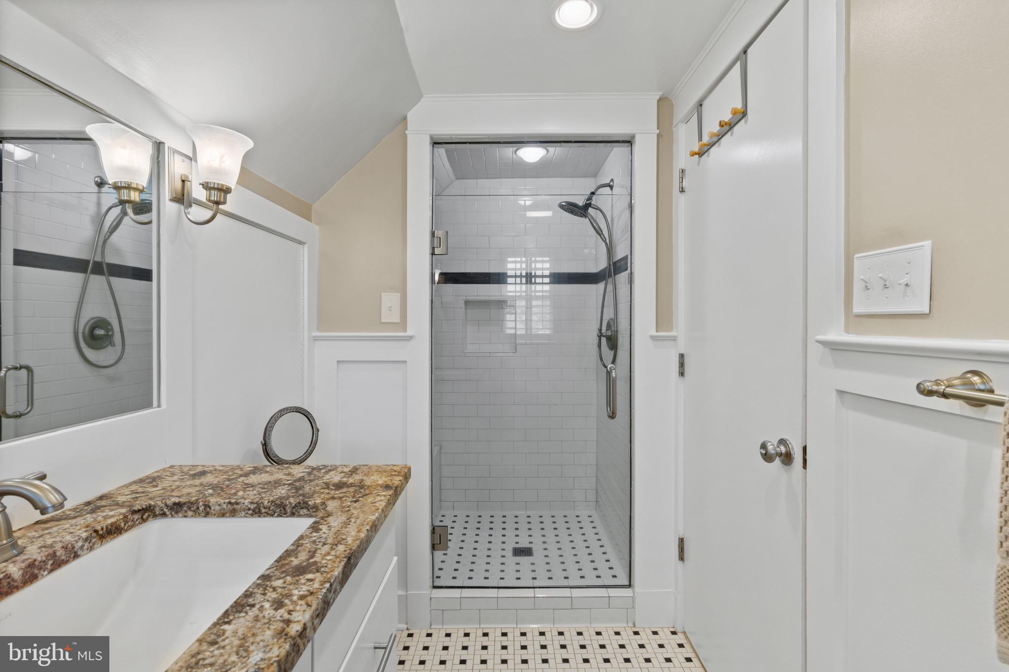 COLUMBIA BEACH - Residential