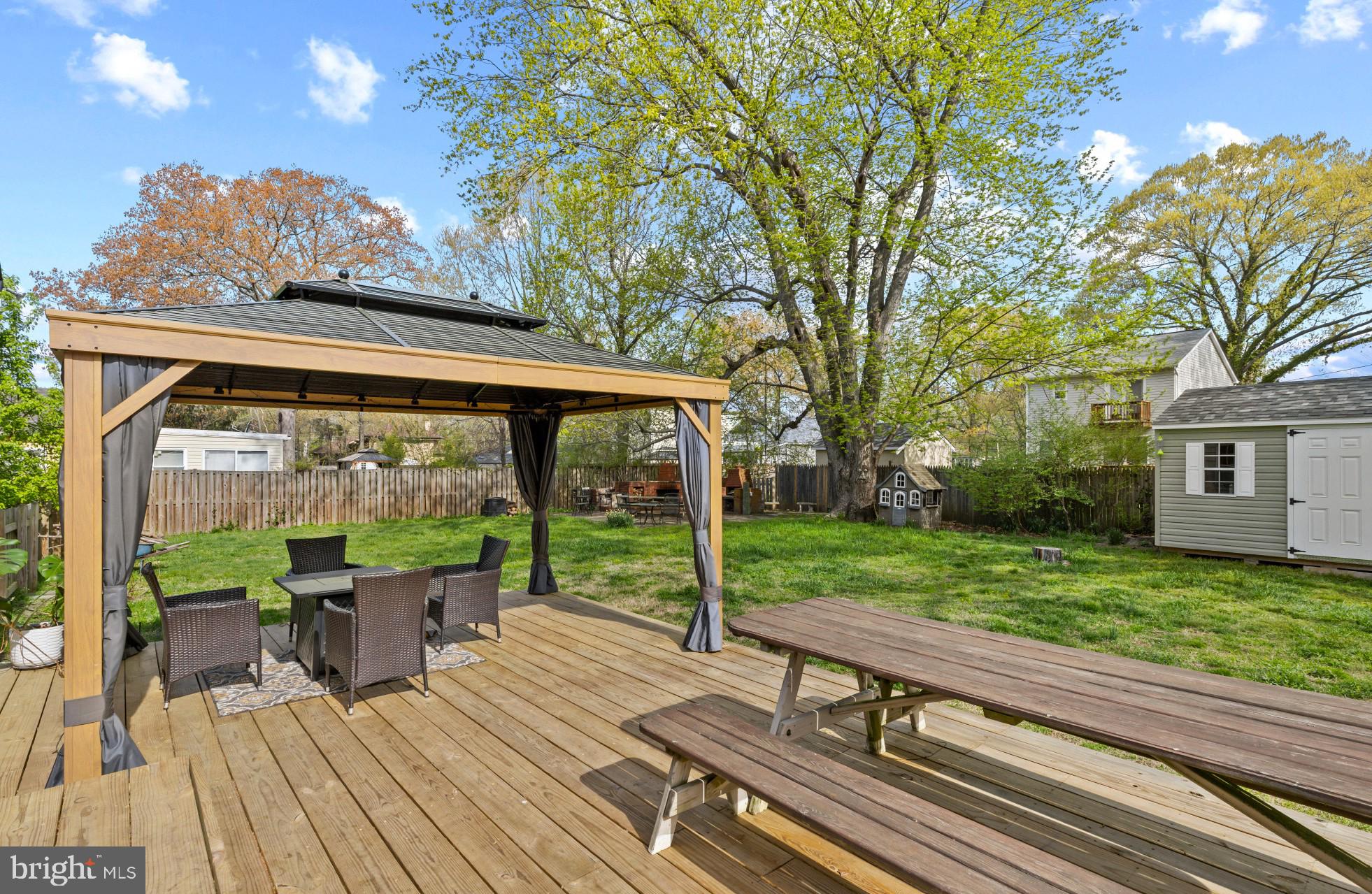 COLUMBIA BEACH - Residential