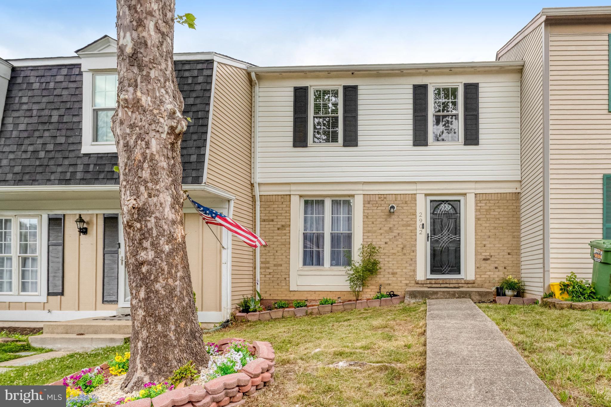 2902 MADEIRA COURT