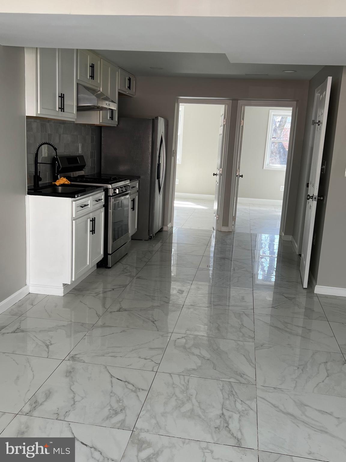 HOLLINSWOOD - Residential