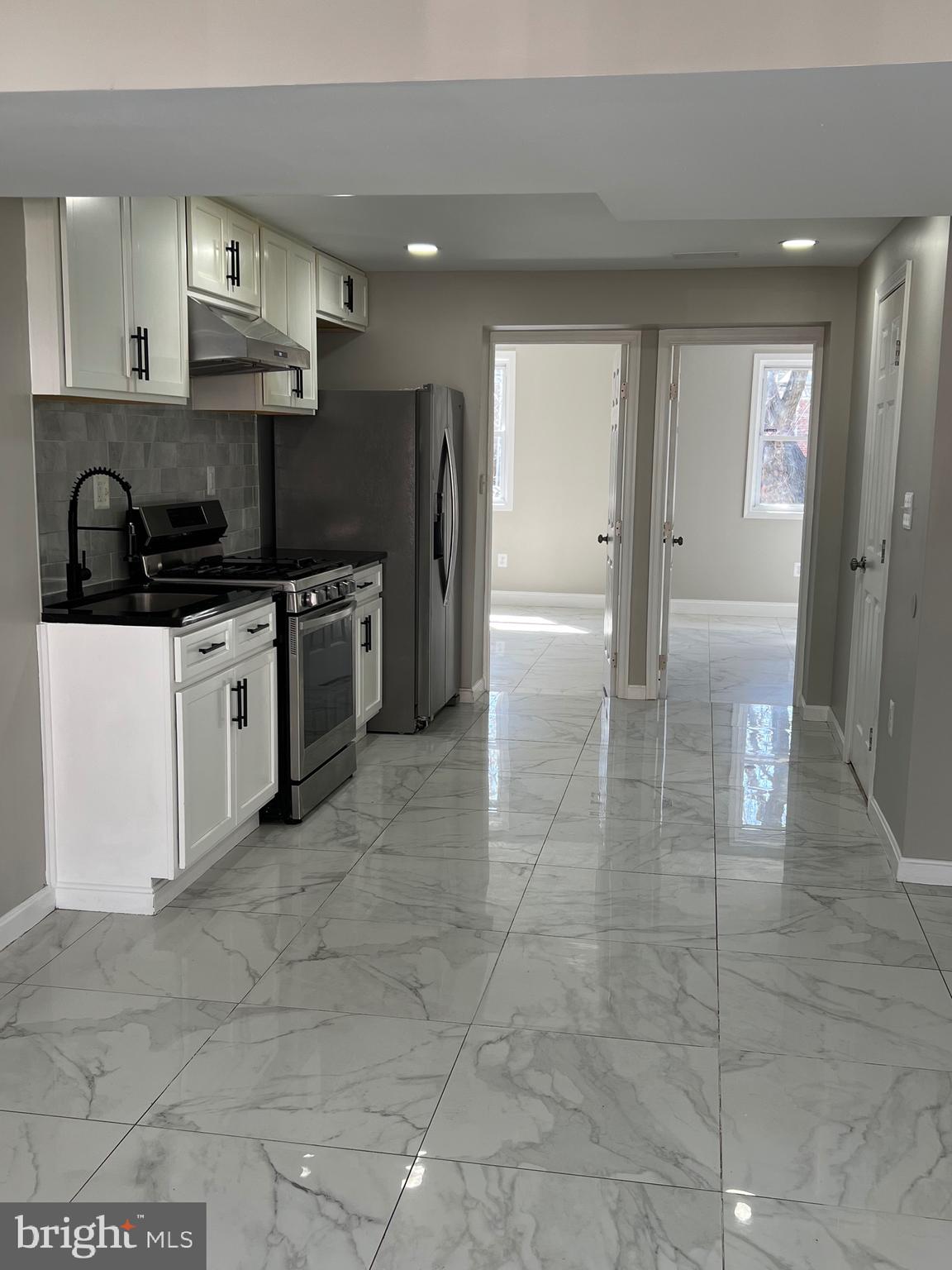HOLLINSWOOD - Residential